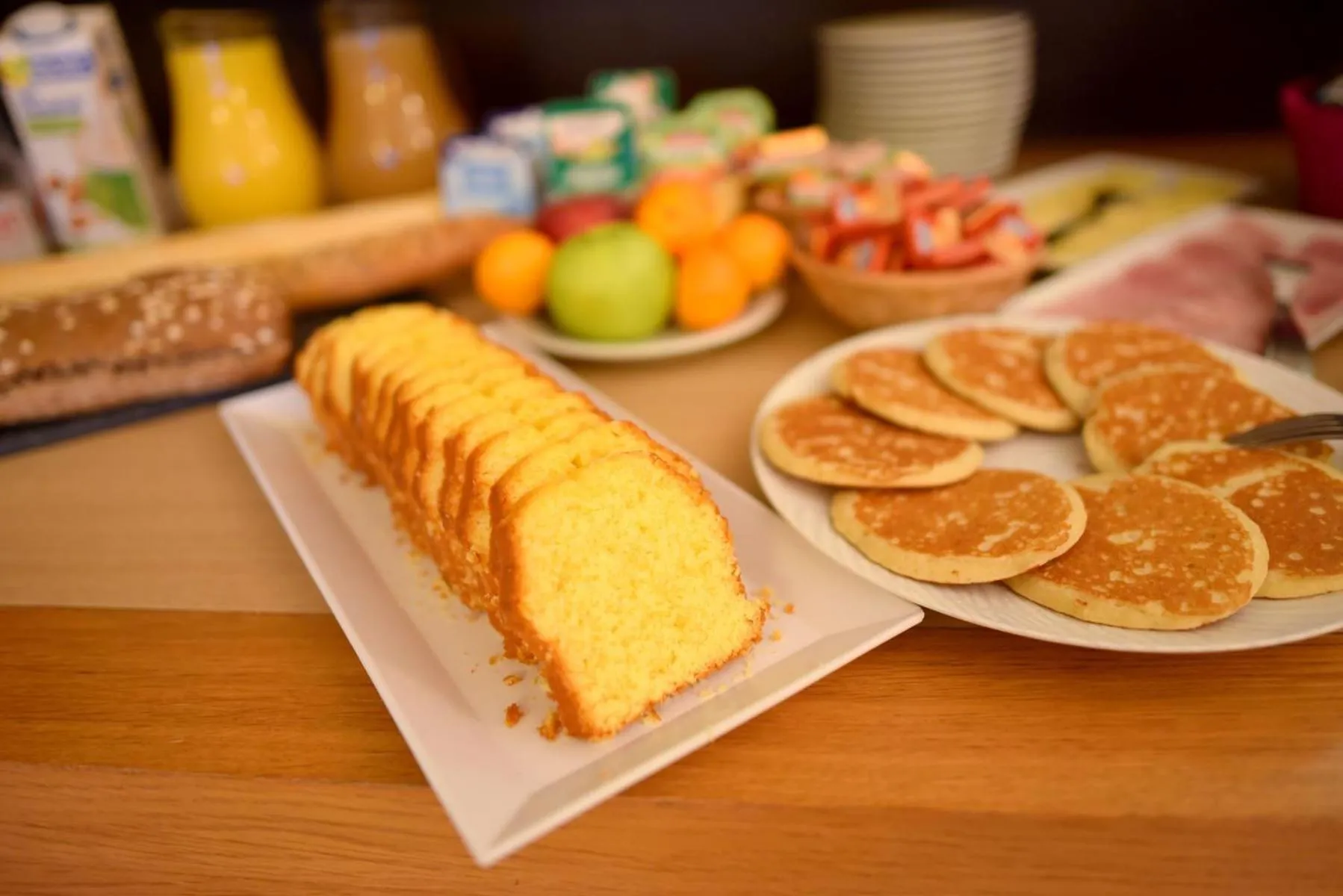 Buffet breakfast in Hôtel Inn Chambéry