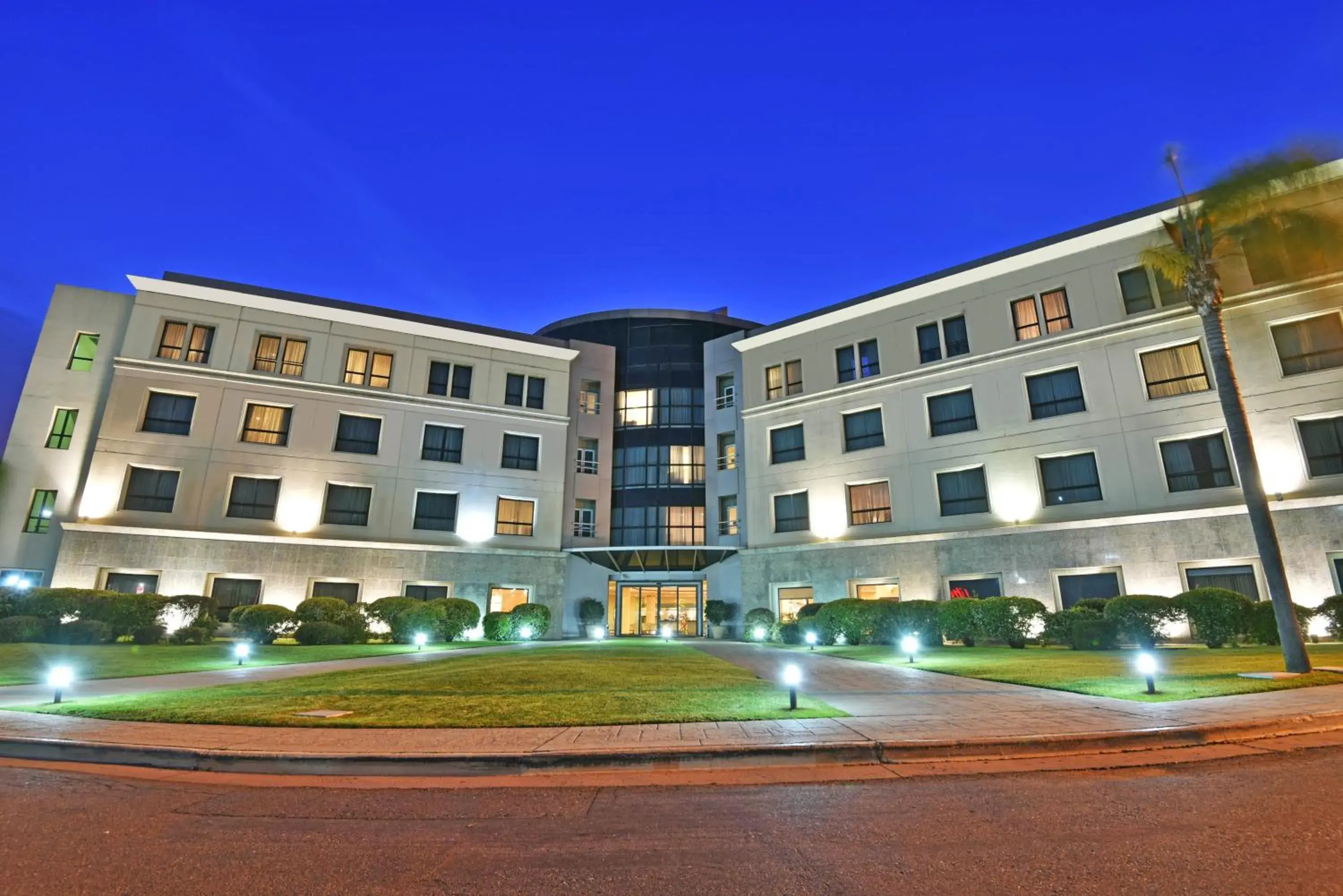 Property building in Holiday Inn Cordoba by IHG Property building in Holiday Inn Cordoba by IHG