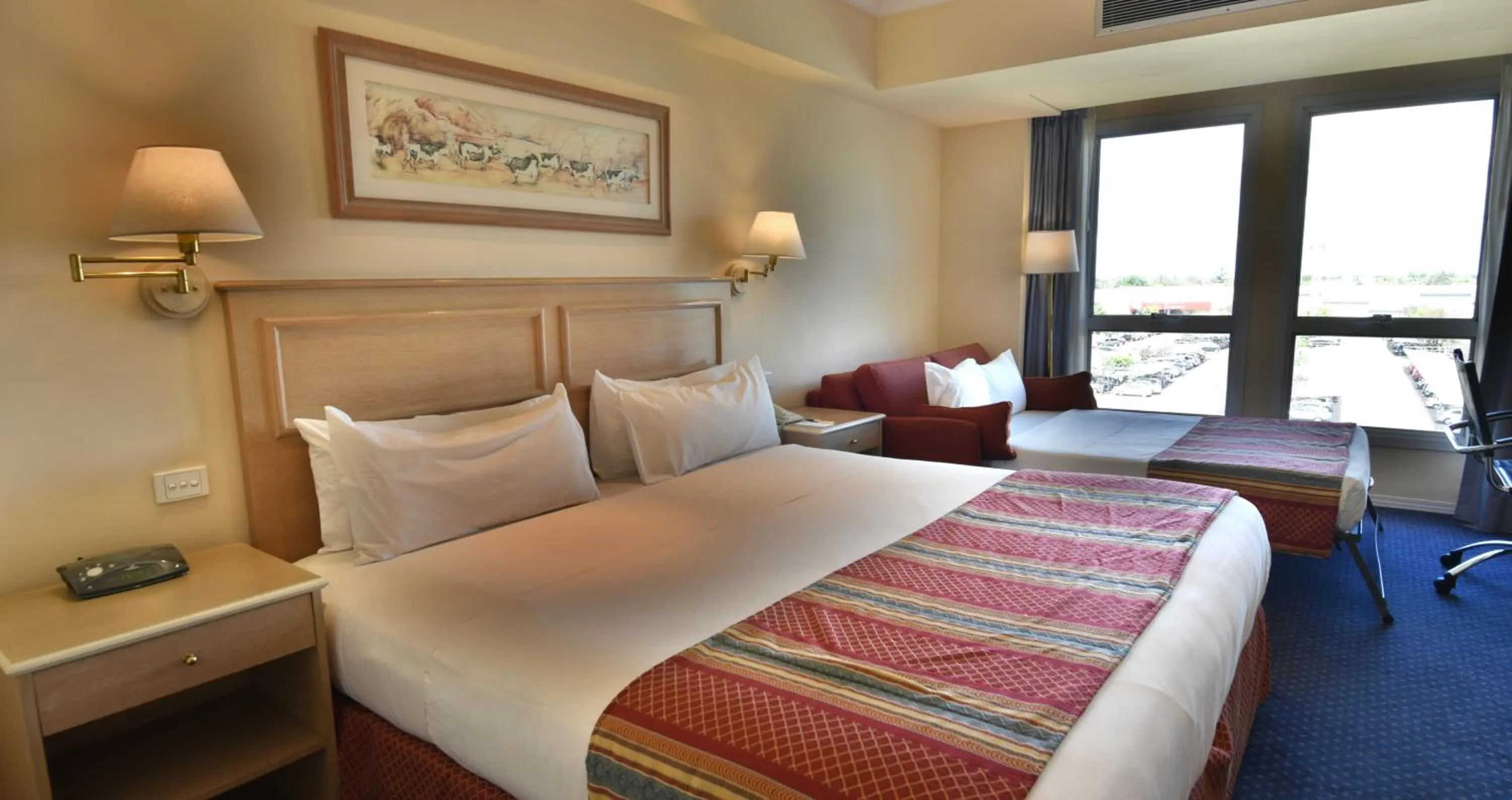 Bedroom, Bed in Holiday Inn Cordoba by IHG