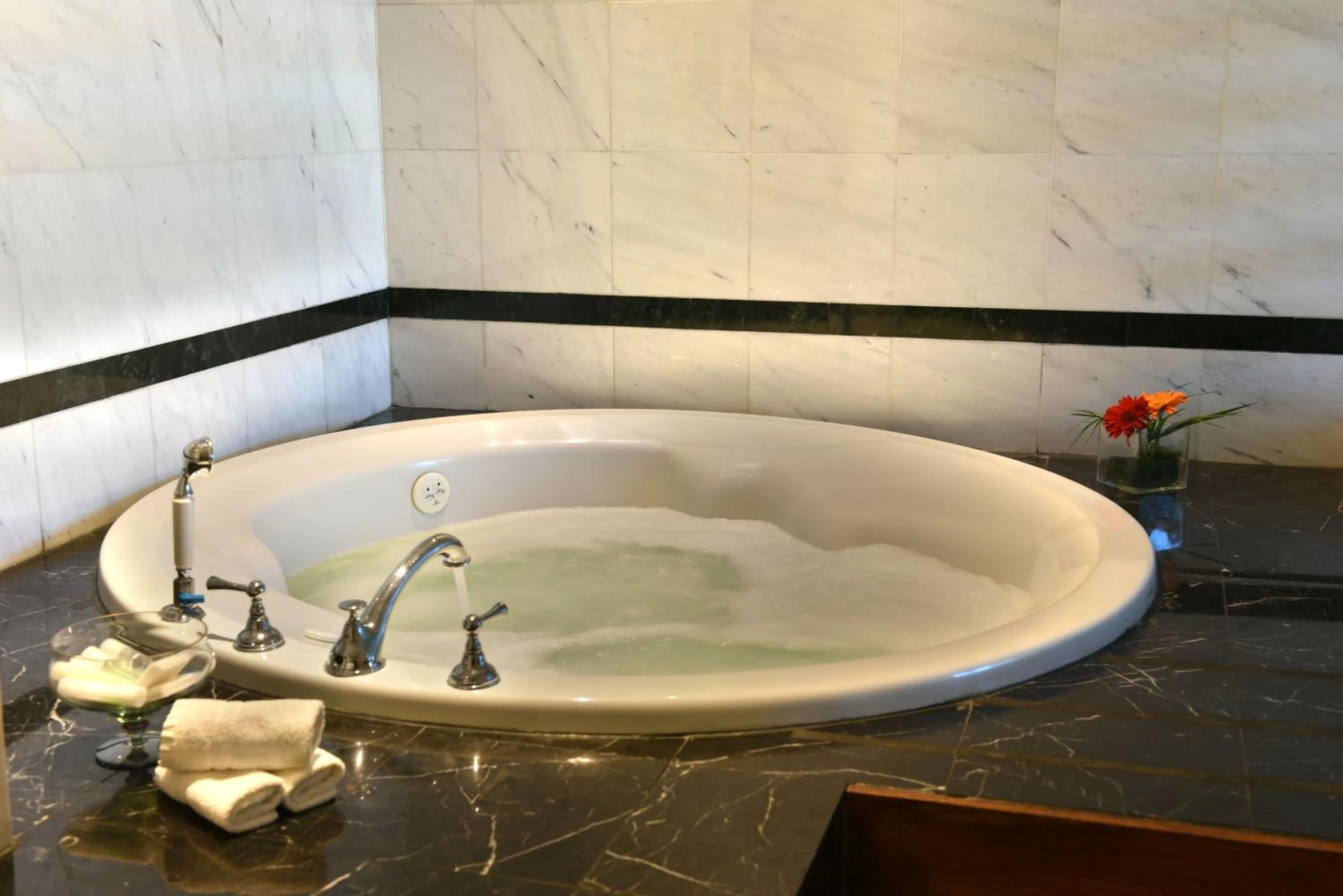 Photo of the whole room in Holiday Inn Cordoba by IHG