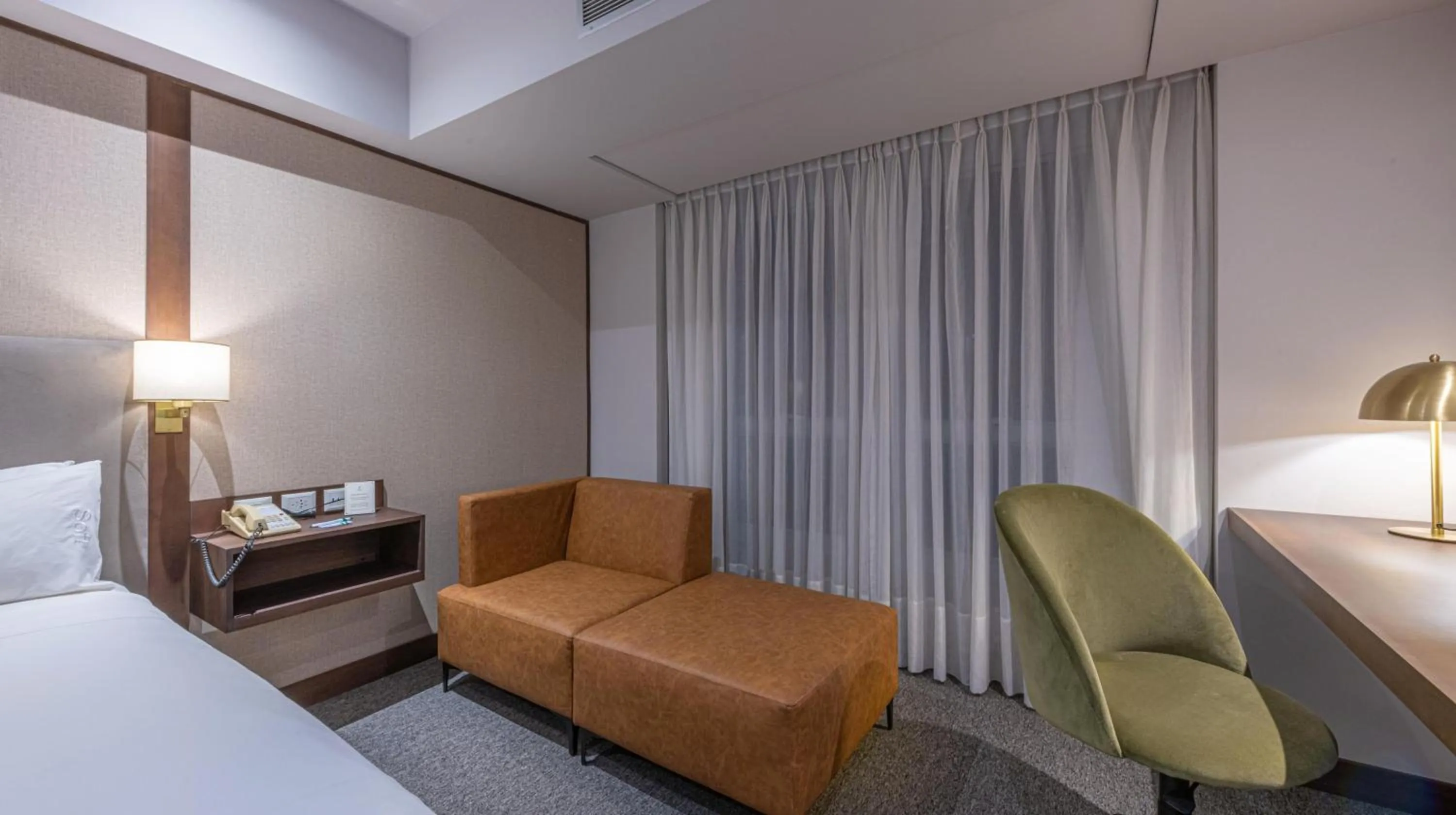 Photo of the whole room, Bed in Holiday Inn Cordoba by IHG