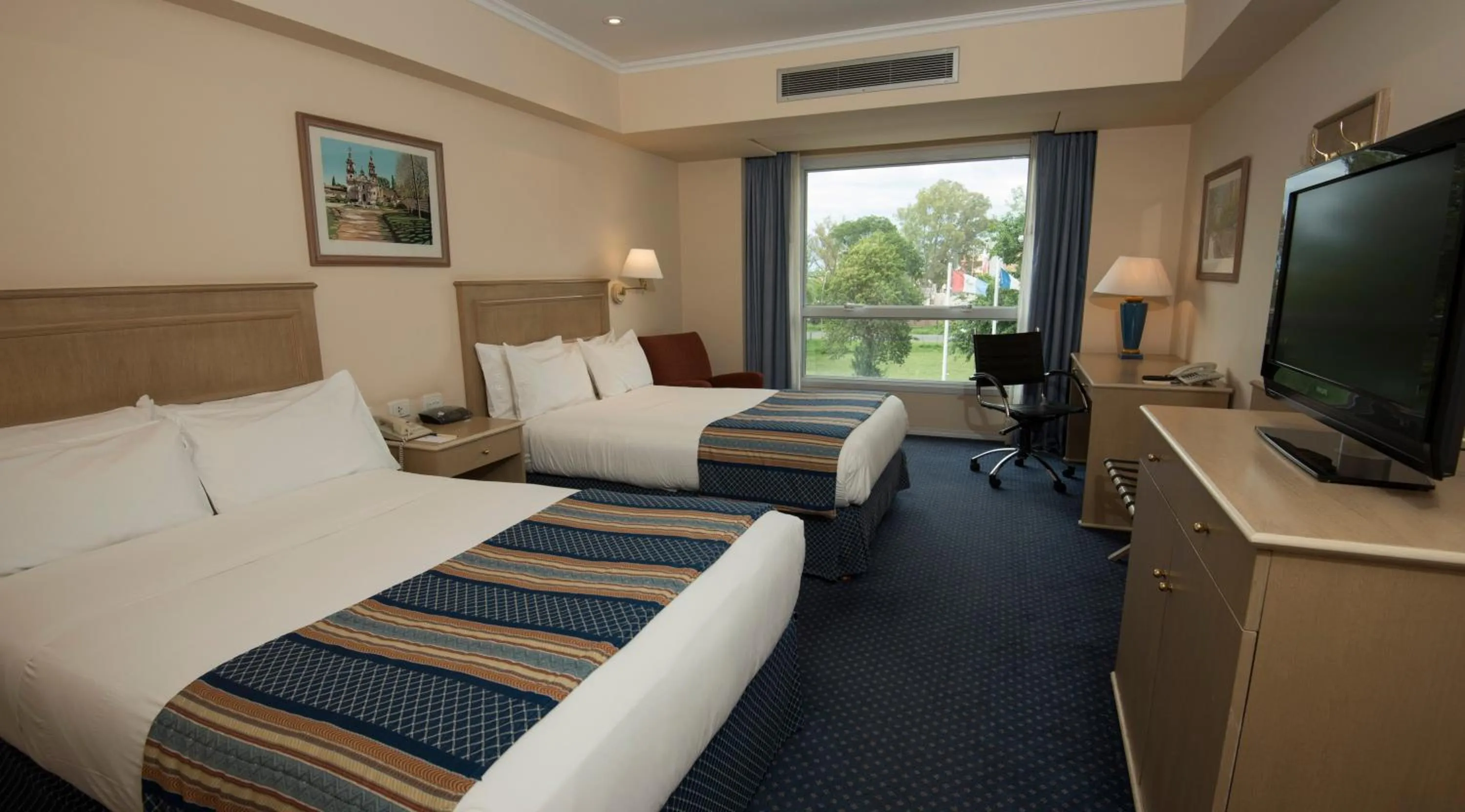 Photo of the whole room, Bed in Holiday Inn Cordoba by IHG