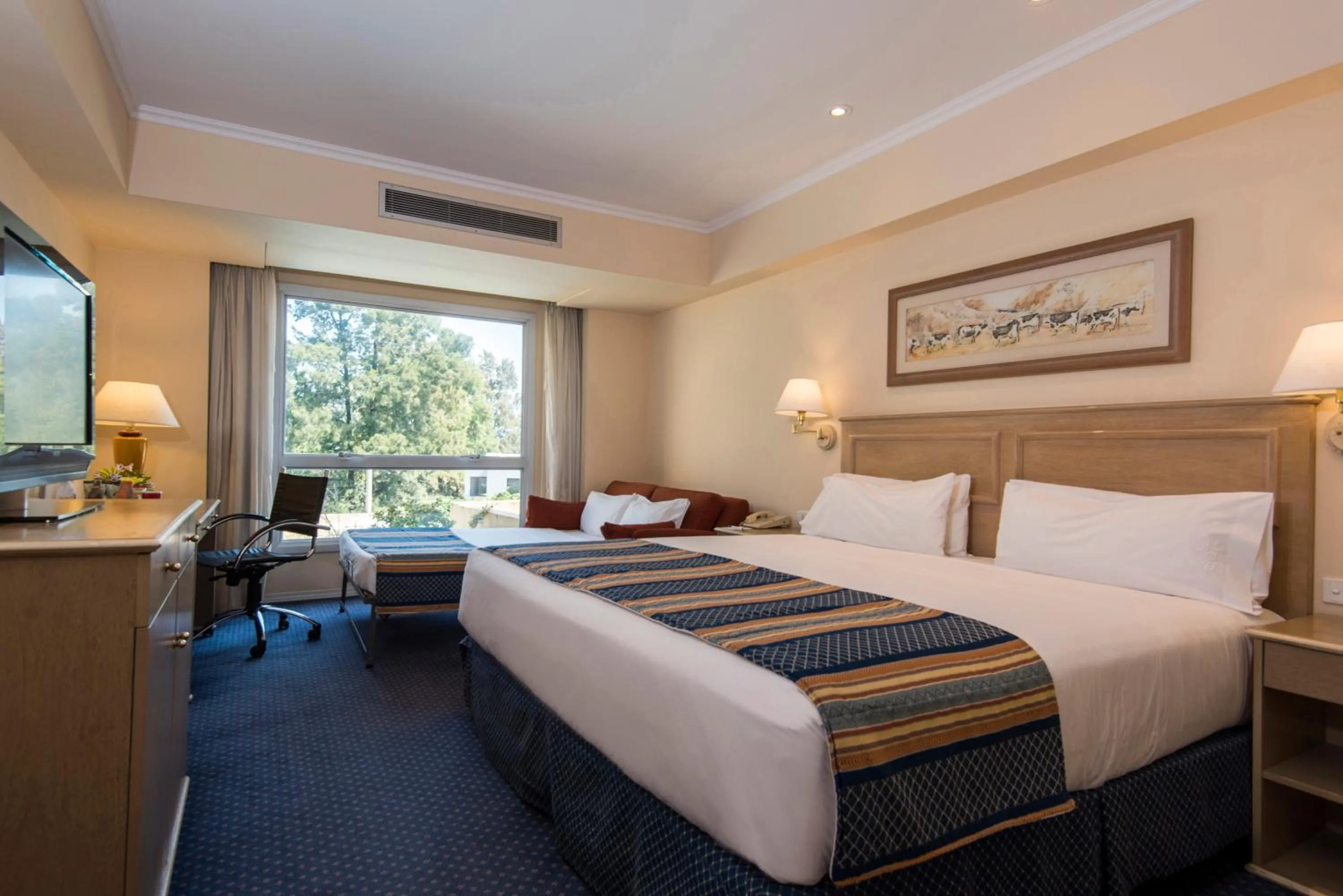 View (from property/room), Bed in Holiday Inn Cordoba by IHG