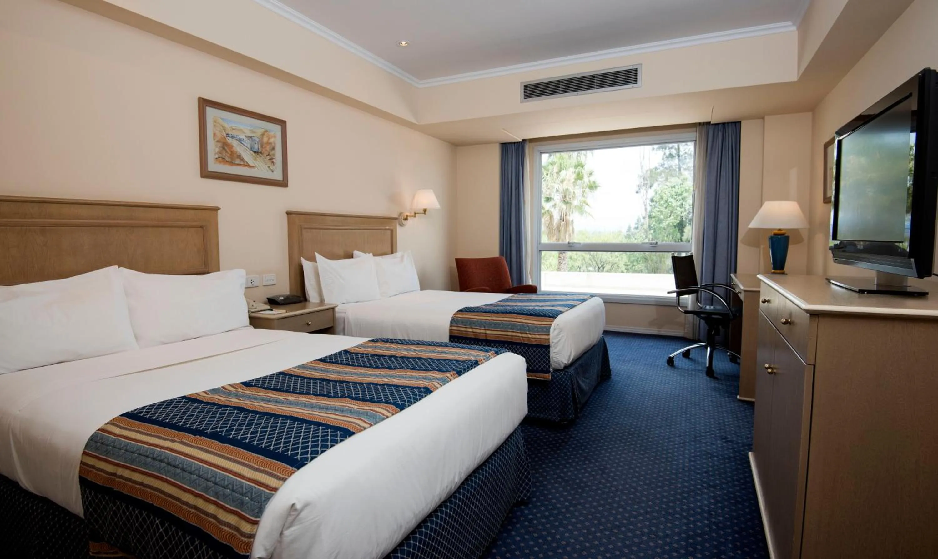 Photo of the whole room, Bed in Holiday Inn Cordoba by IHG