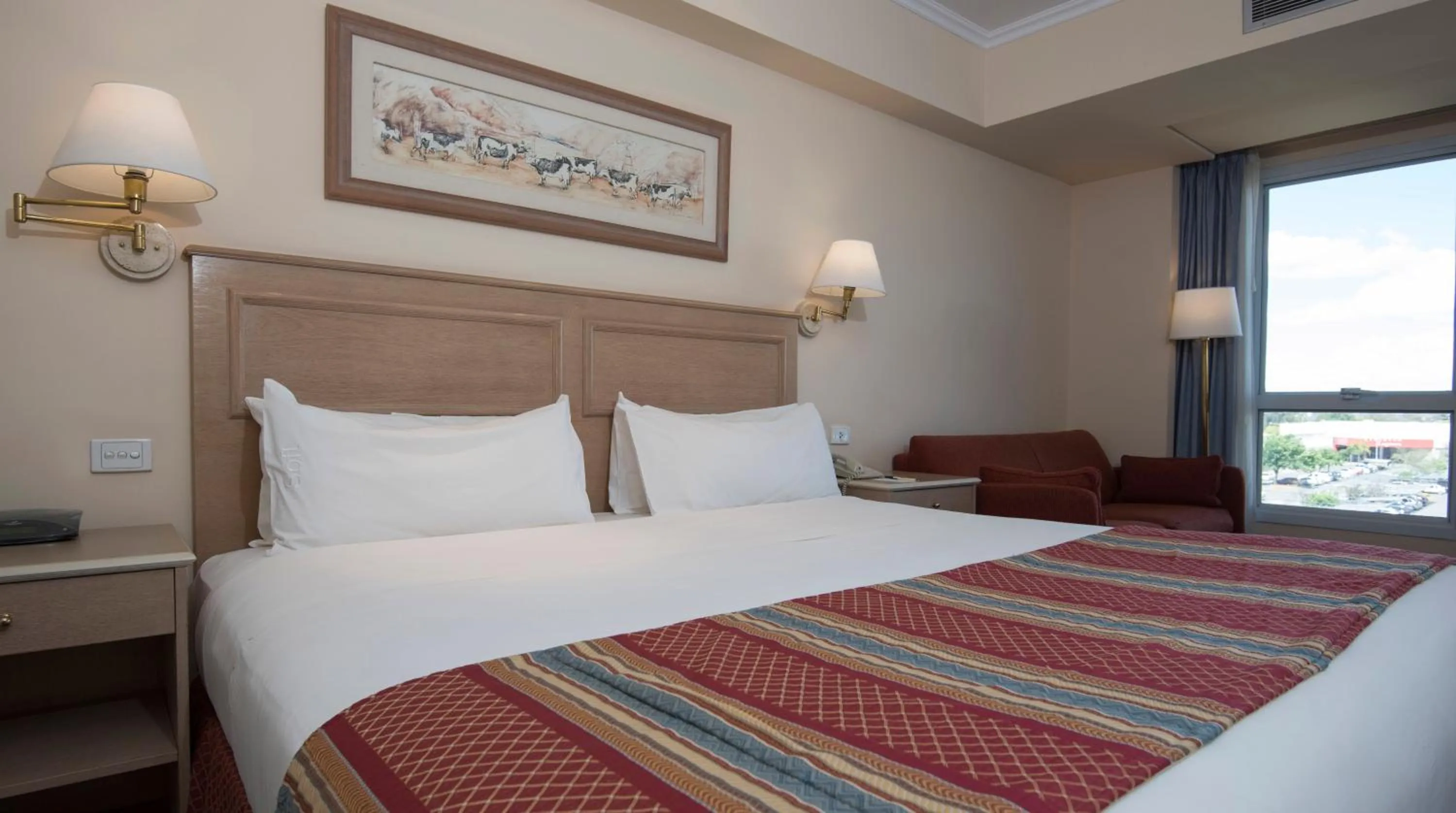 Photo of the whole room, Bed in Holiday Inn Cordoba by IHG