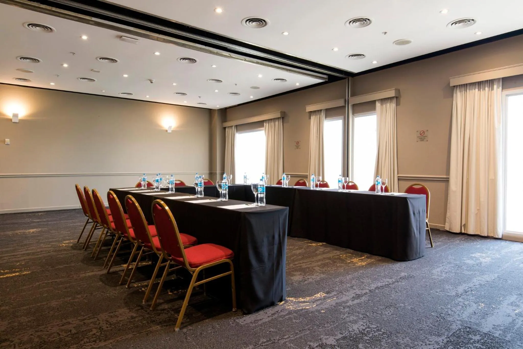 Meeting/conference room in Holiday Inn Cordoba by IHG