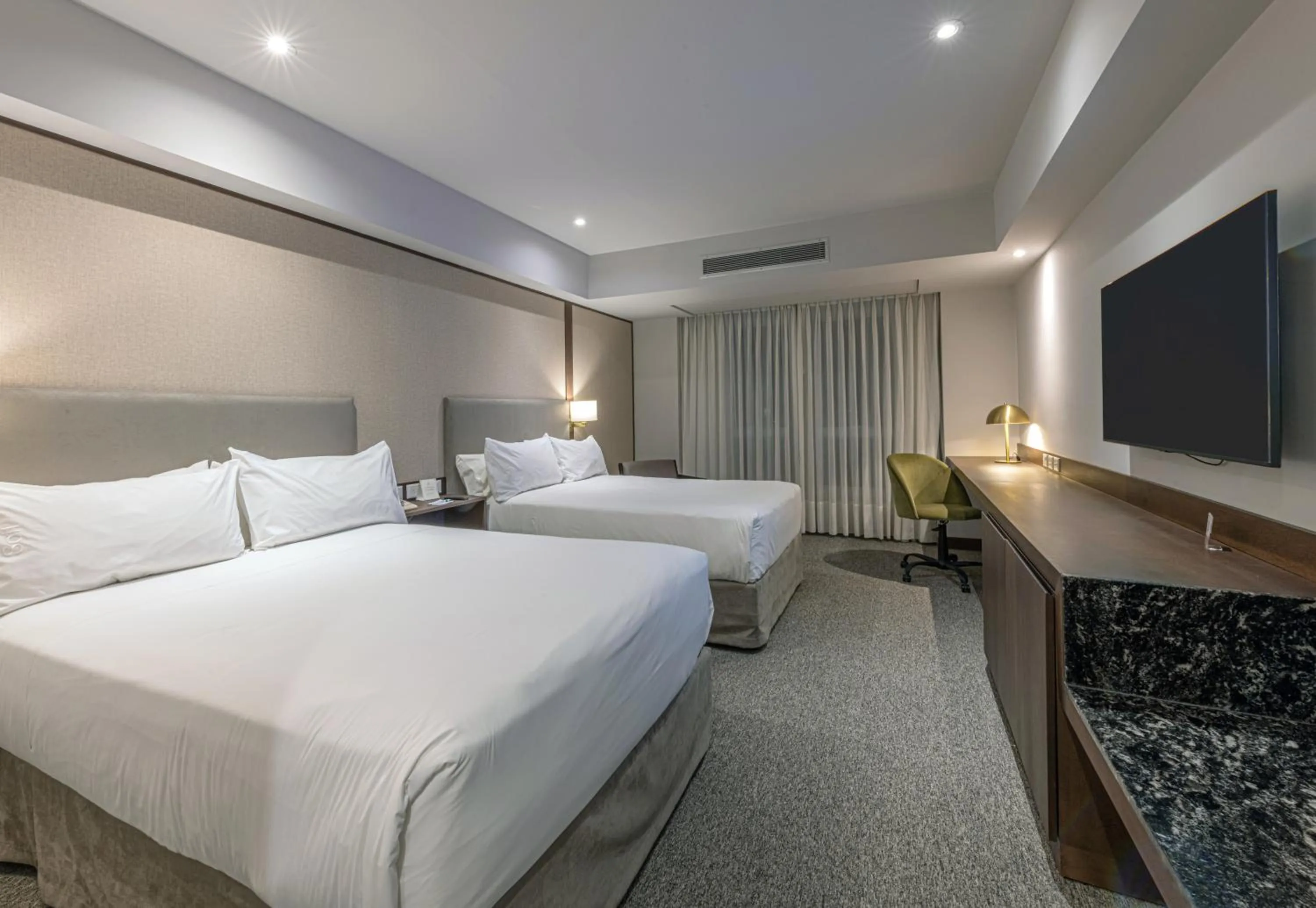 Bed in Holiday Inn Cordoba by IHG