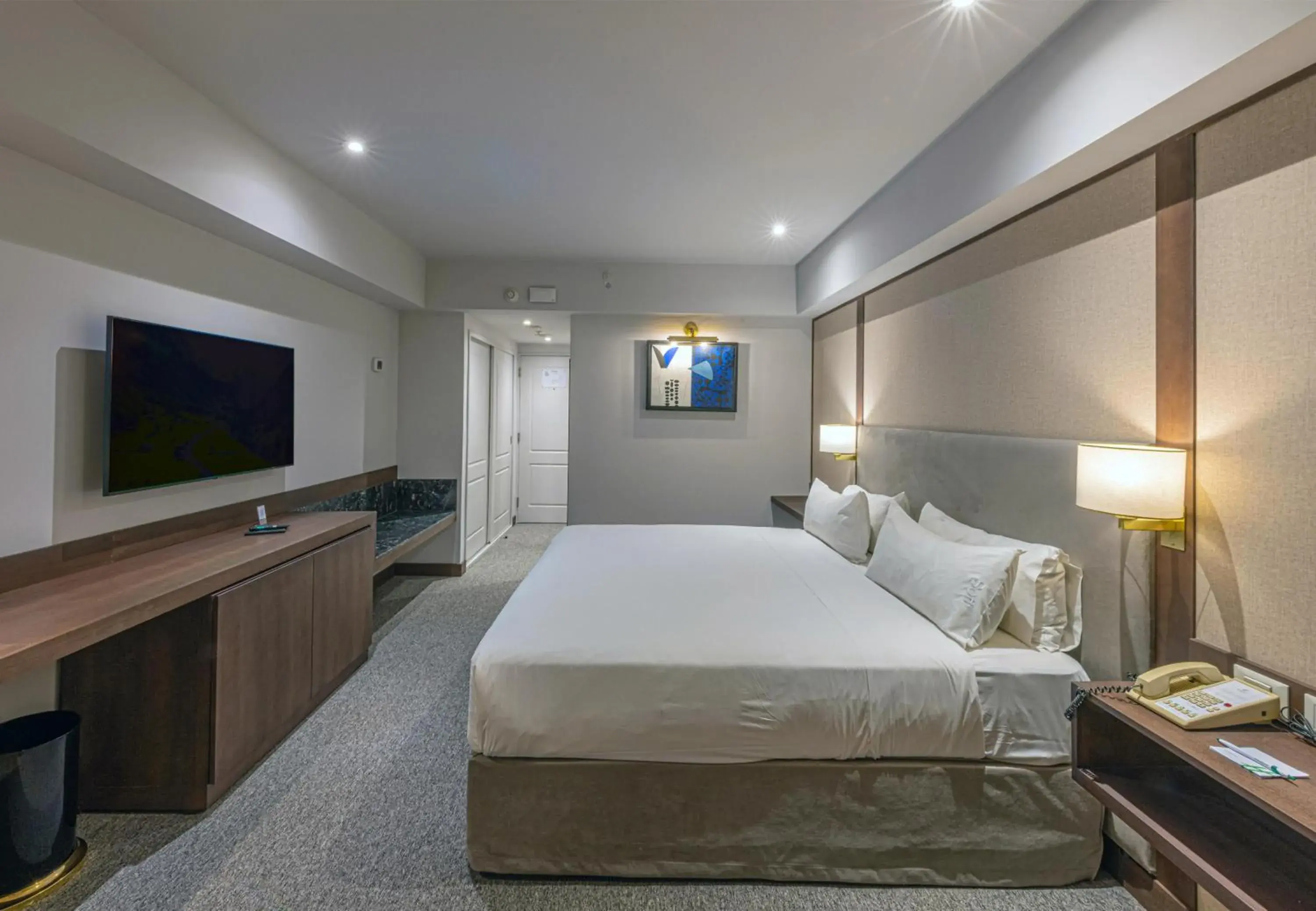 Bed in Holiday Inn Cordoba by IHG Bed in Holiday Inn Cordoba by IHG