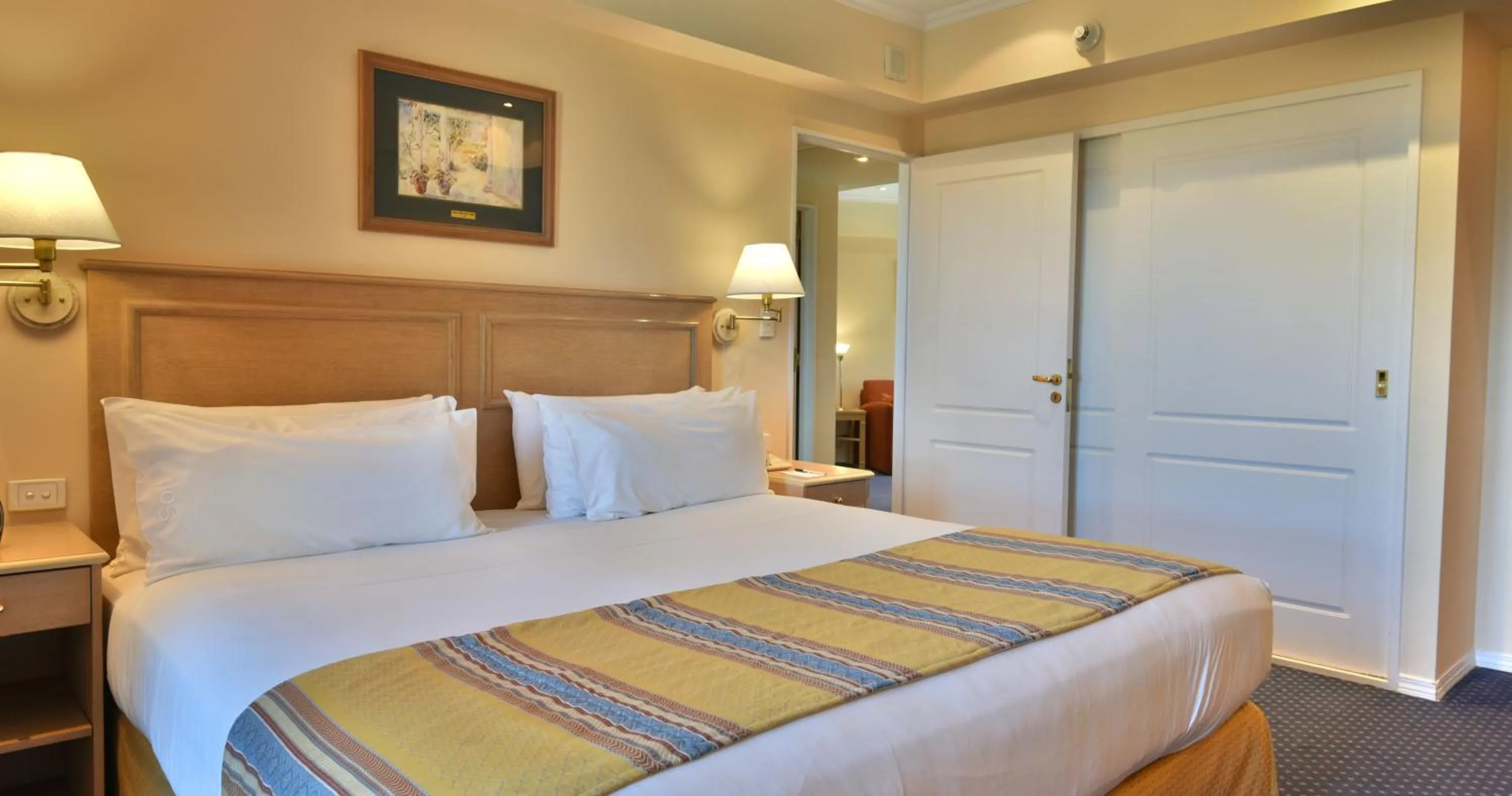 Photo of the whole room, Bed in Holiday Inn Cordoba by IHG