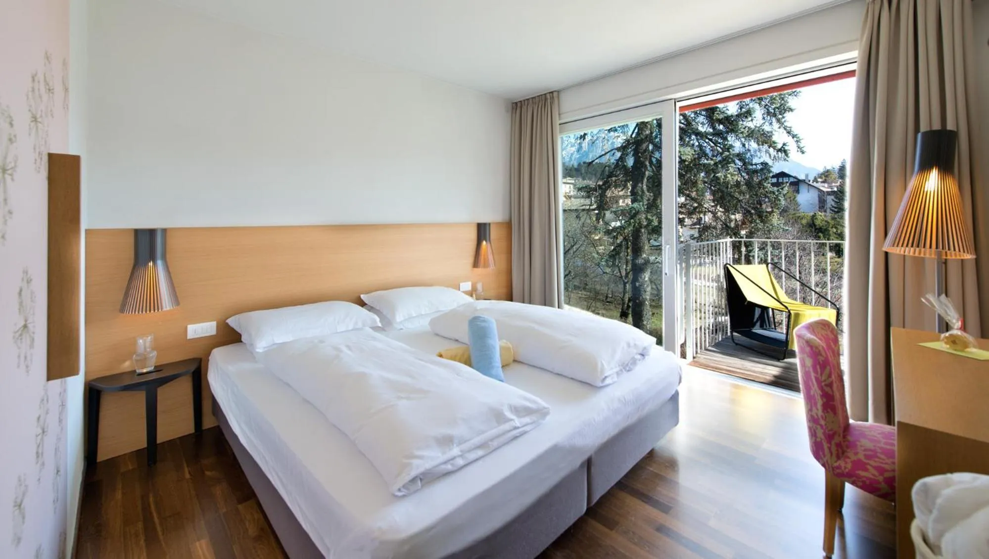 Bed in Azalea Park Hotel