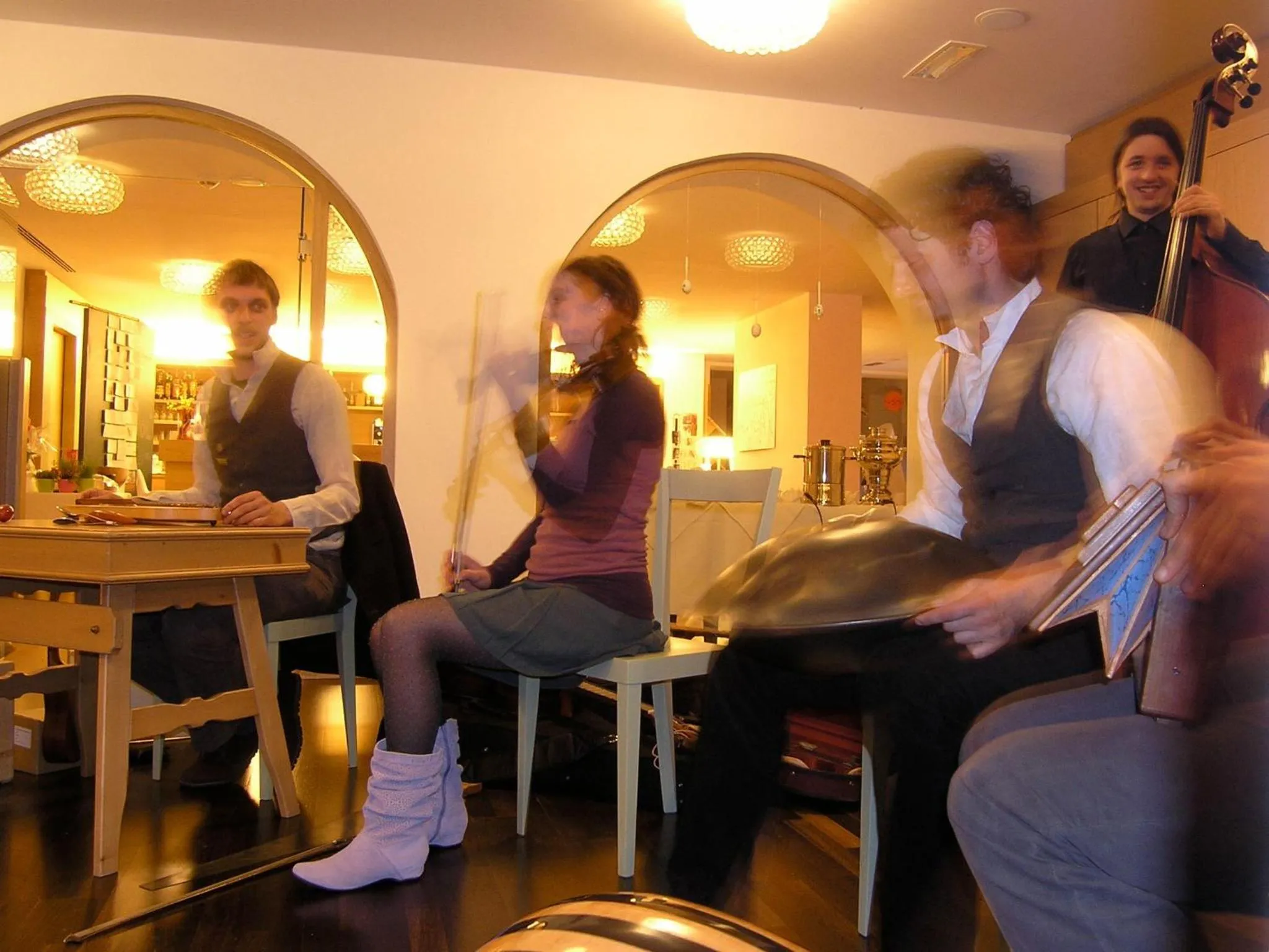 Nightclub / DJ in Azalea Park Hotel