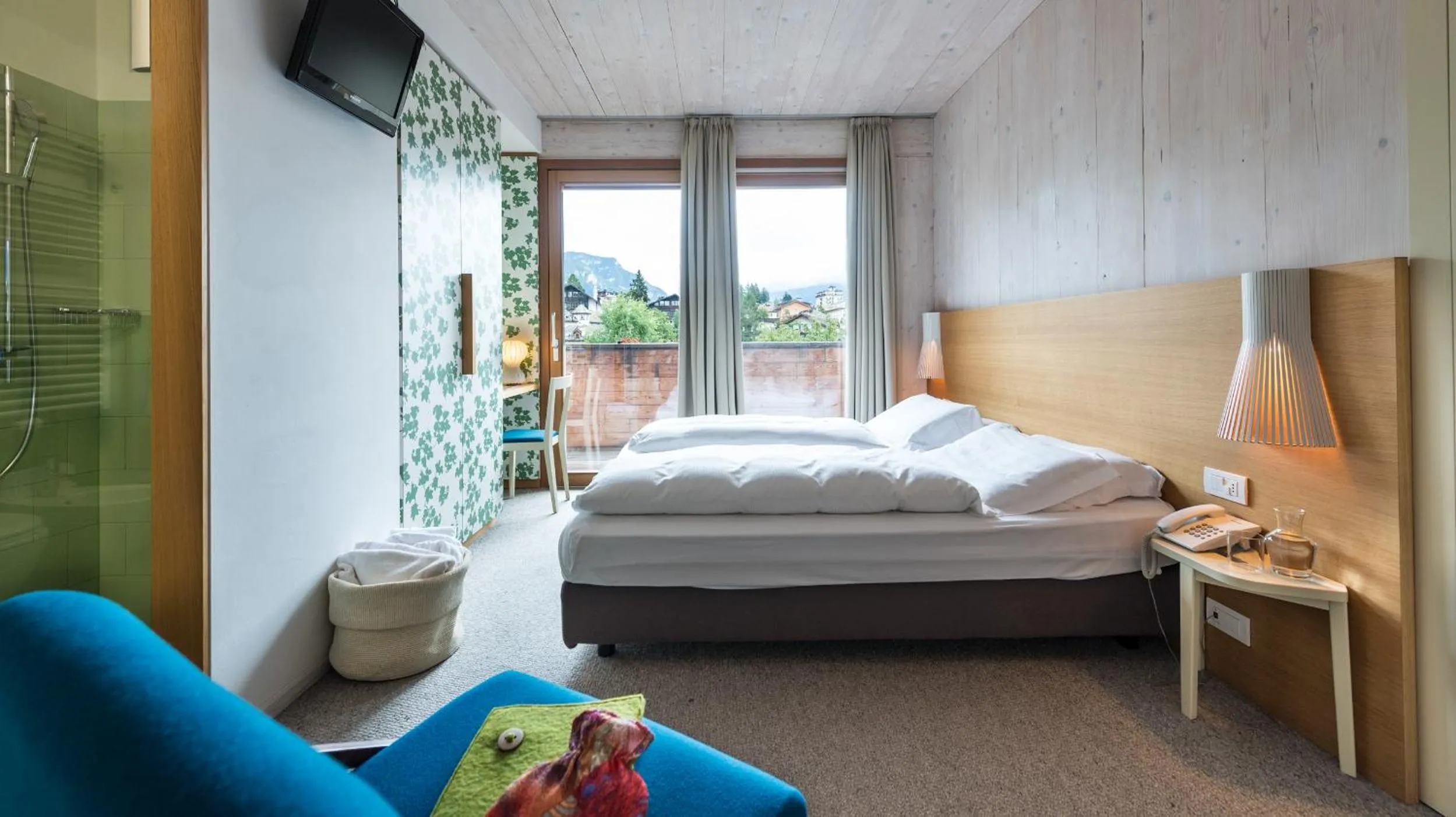 Bed in Azalea Park Hotel