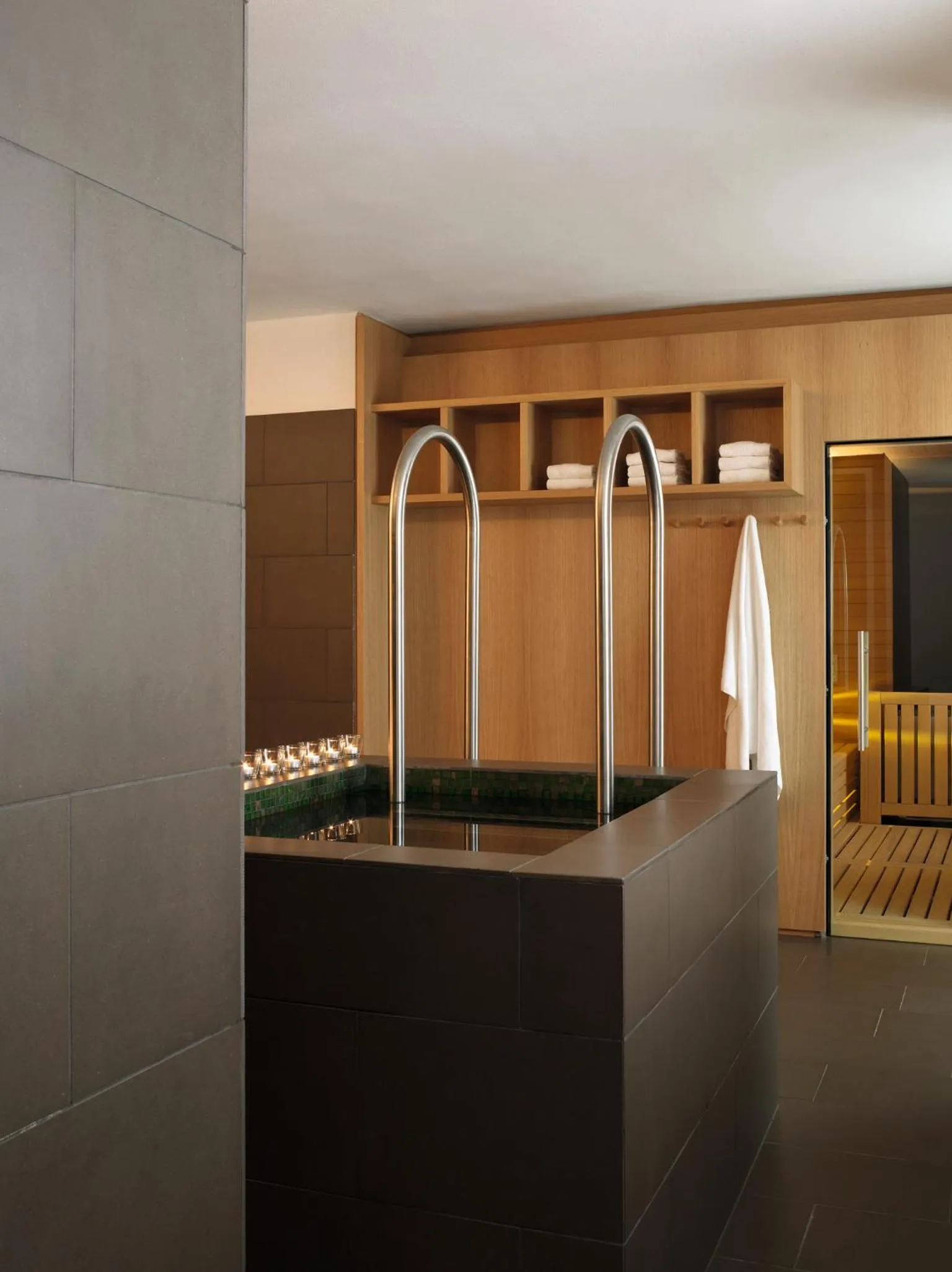 Sauna in Azalea Park Hotel