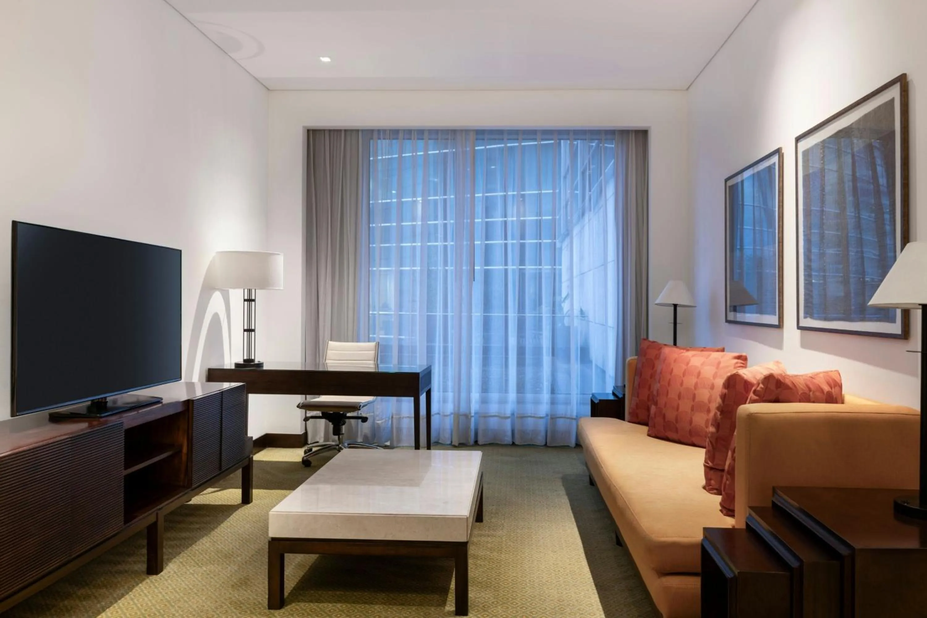 Photo of the whole room, Bed in Bogotá Marriott Hotel