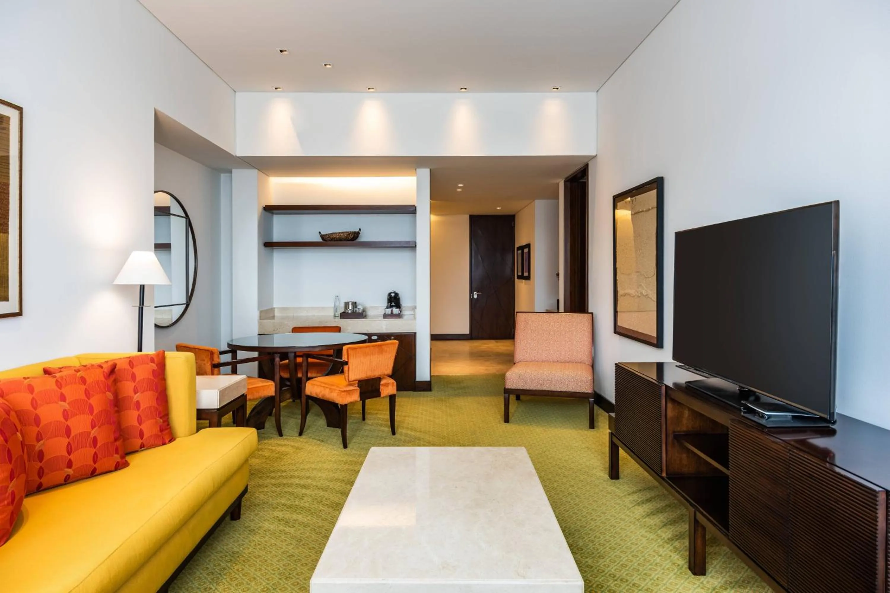 Living room in Bogotá Marriott Hotel