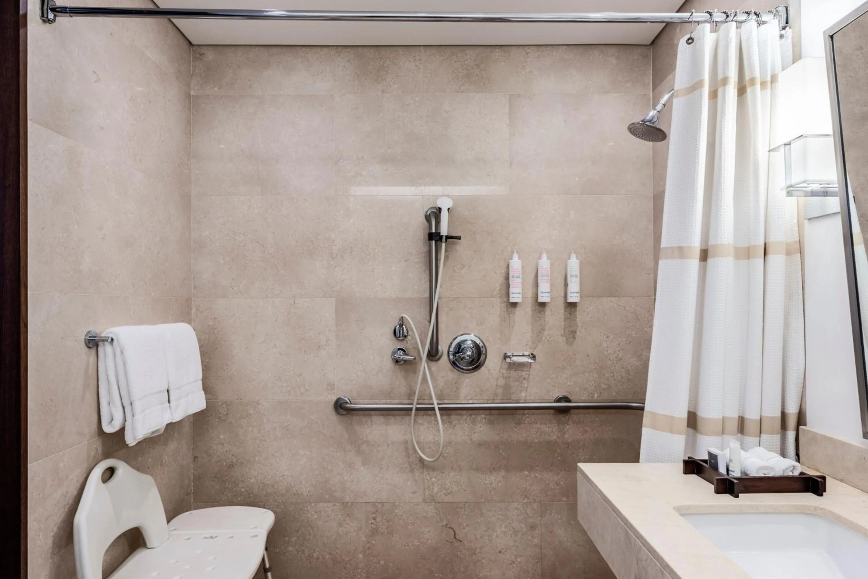 Bathroom in Bogotá Marriott Hotel