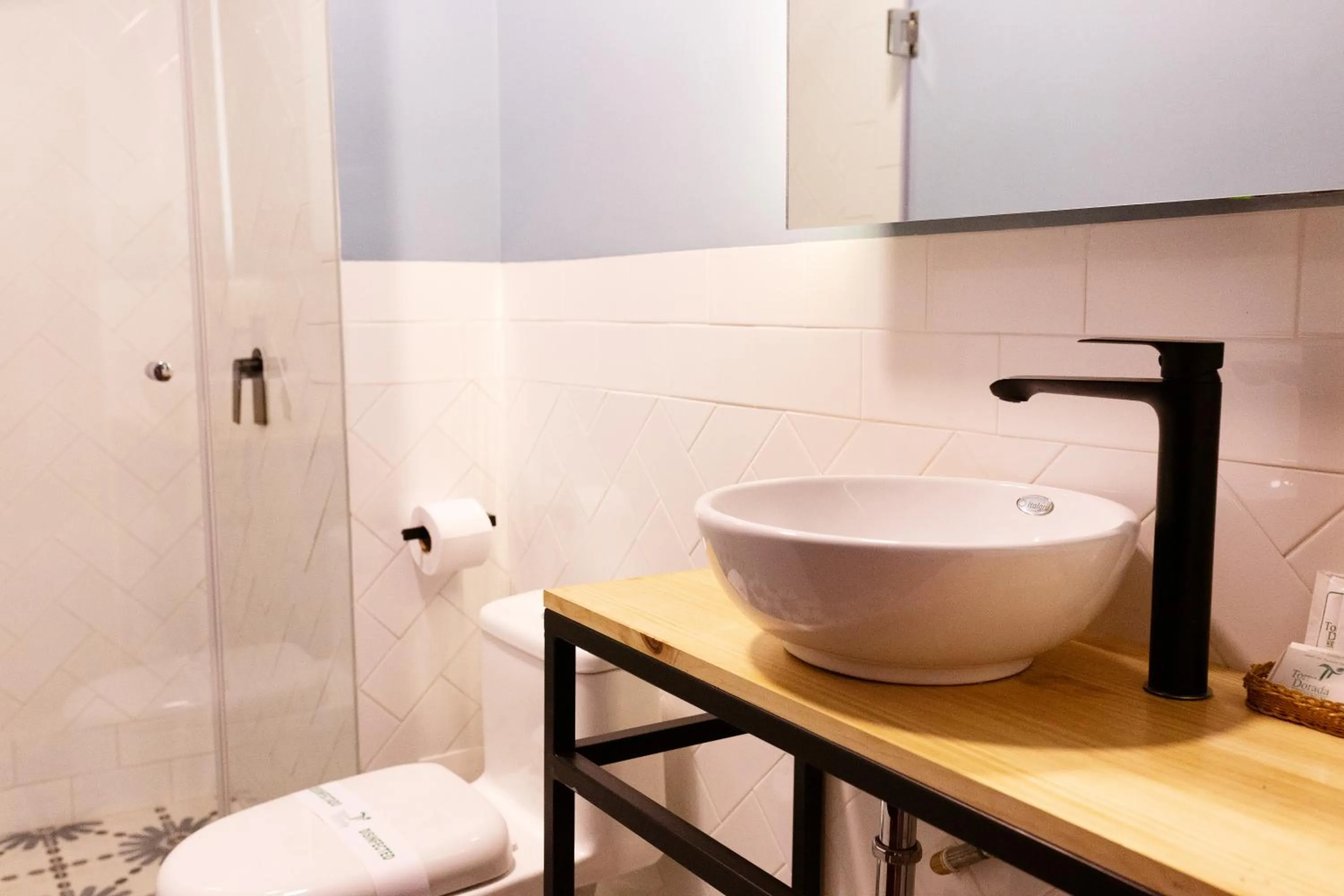 Shower in Torre Dorada Cusco