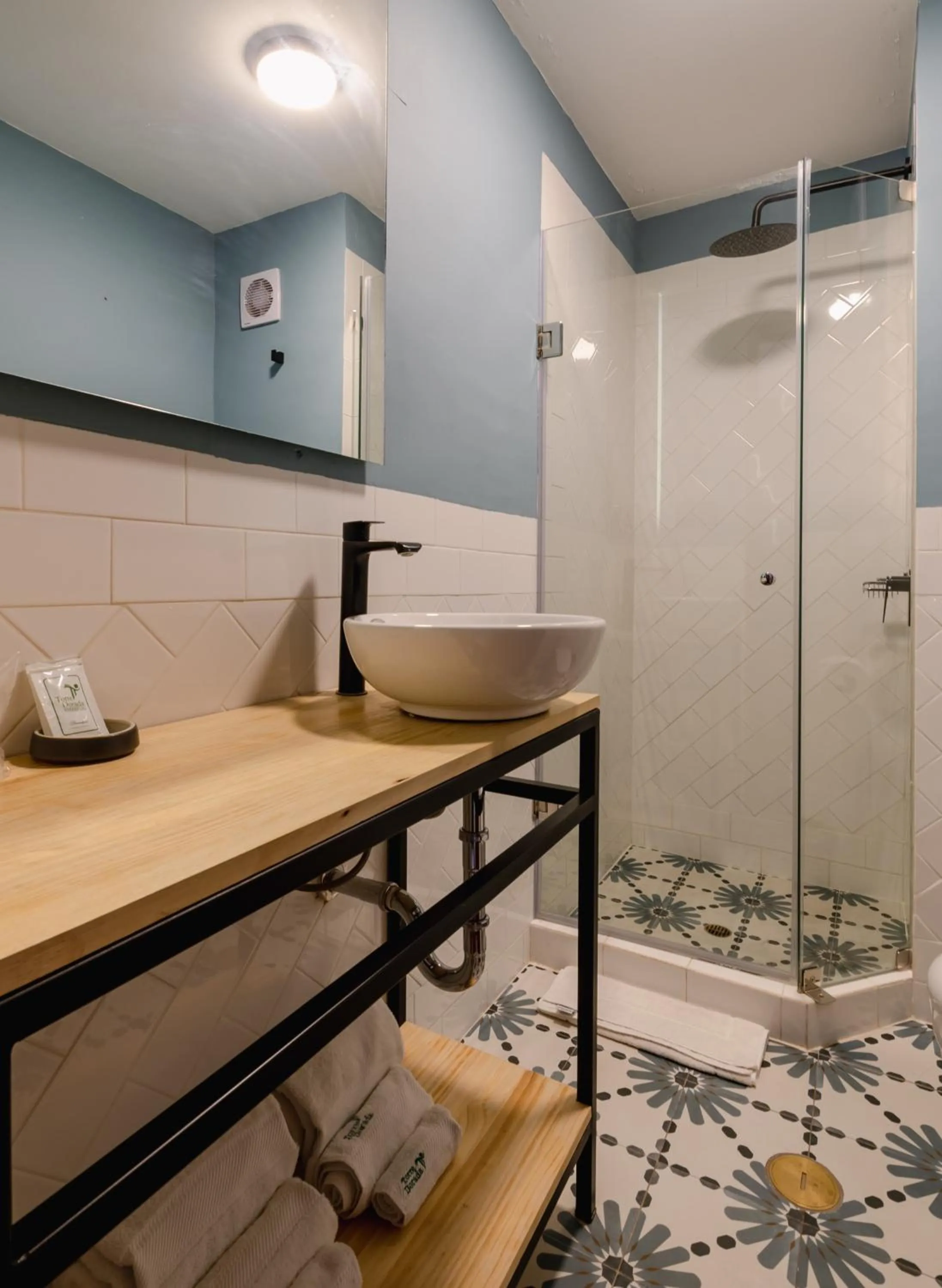 Toilet in Torre Dorada Cusco