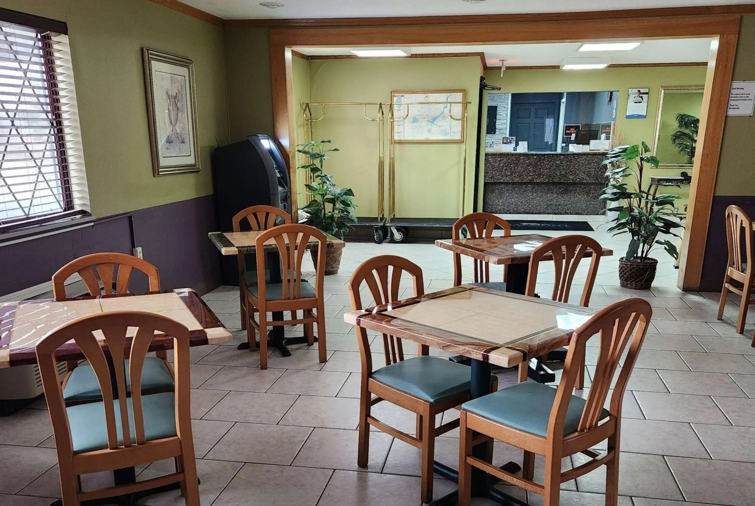 Breakfast in Baymont by Wyndham Decatur