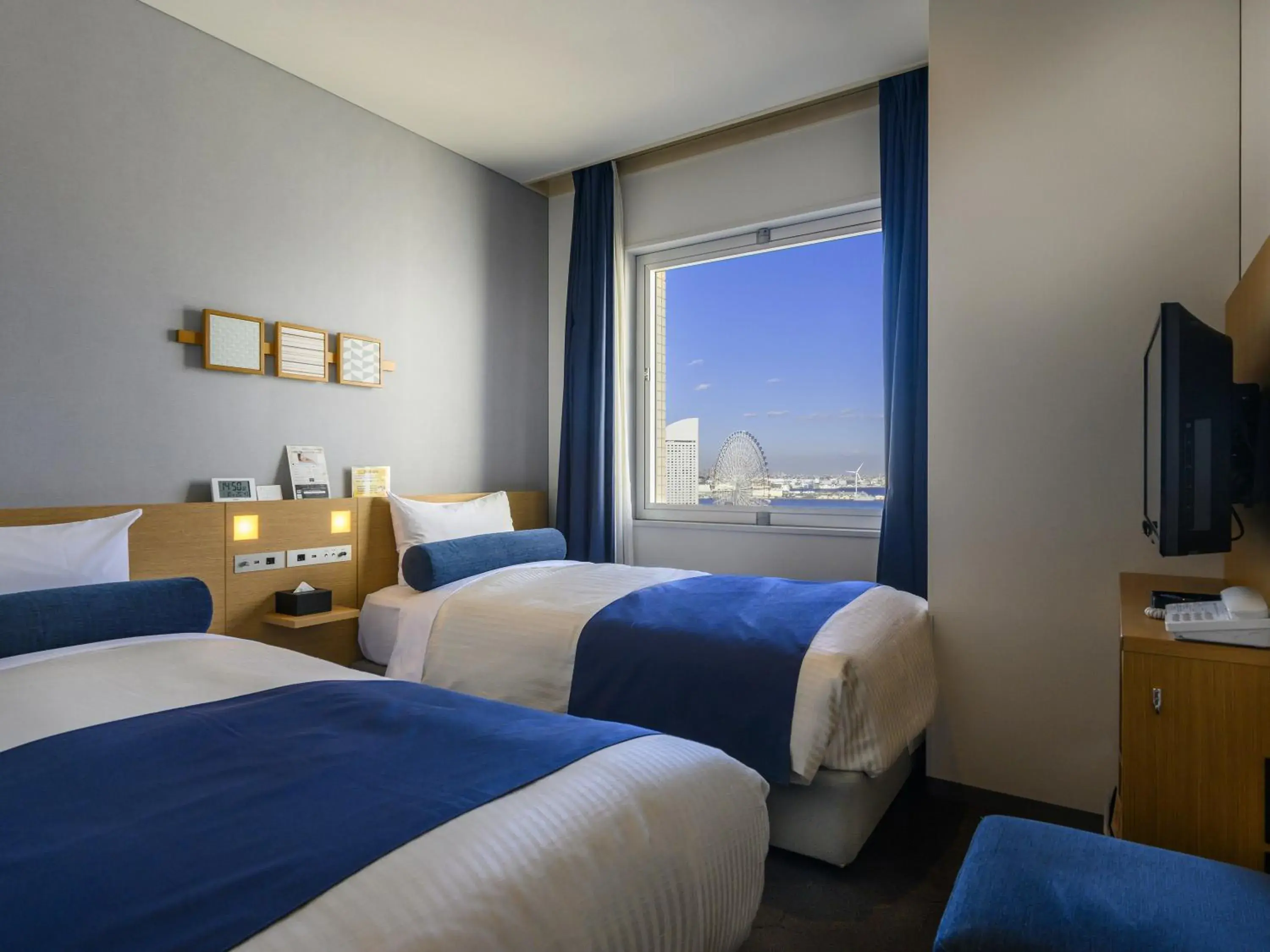 Photo of the whole room, Bed in Yokohama Sakuragicho Washington Hotel Photo of the whole room, Bed in Yokohama Sakuragicho Washington Hotel