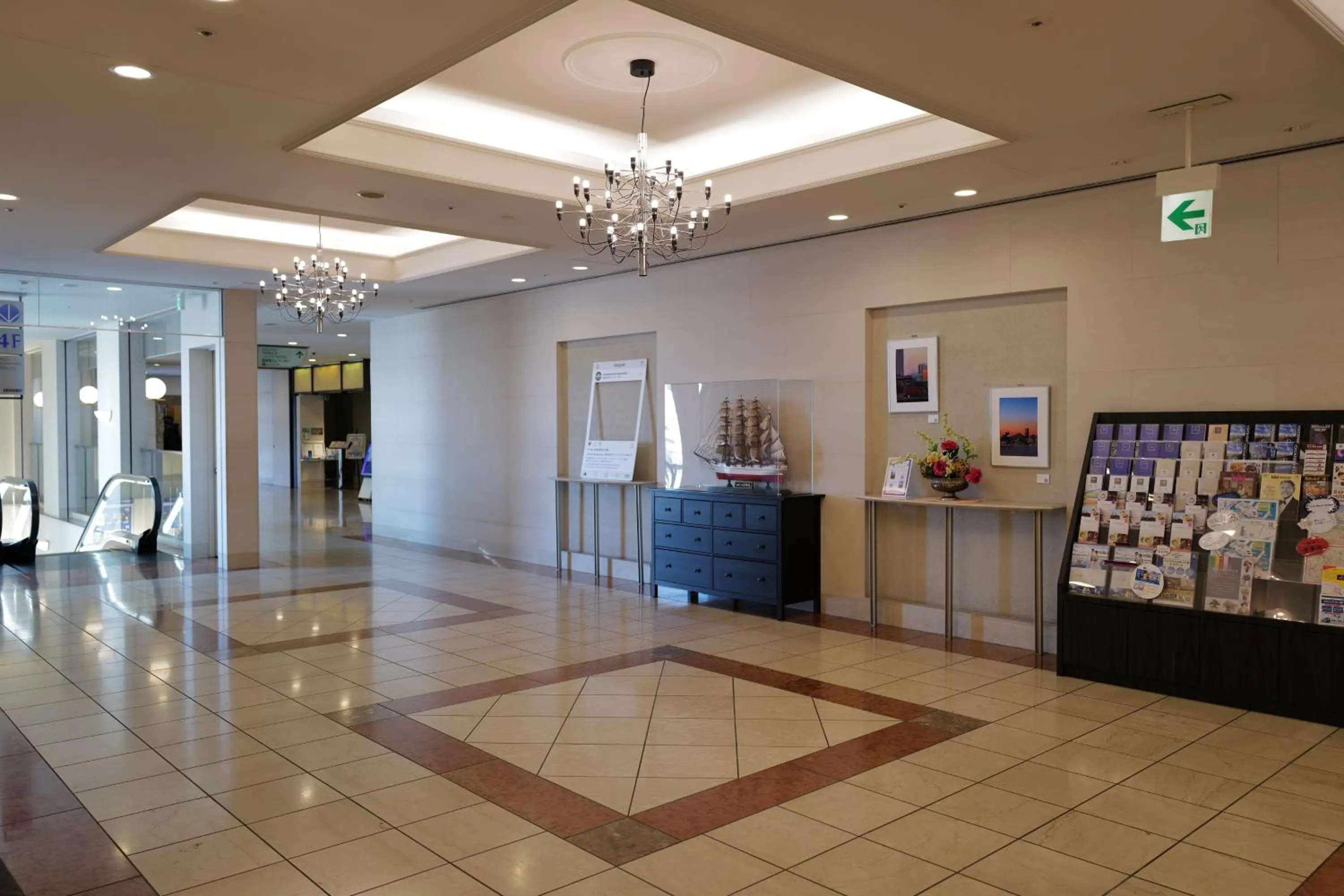 Lobby or reception in Yokohama Sakuragicho Washington Hotel