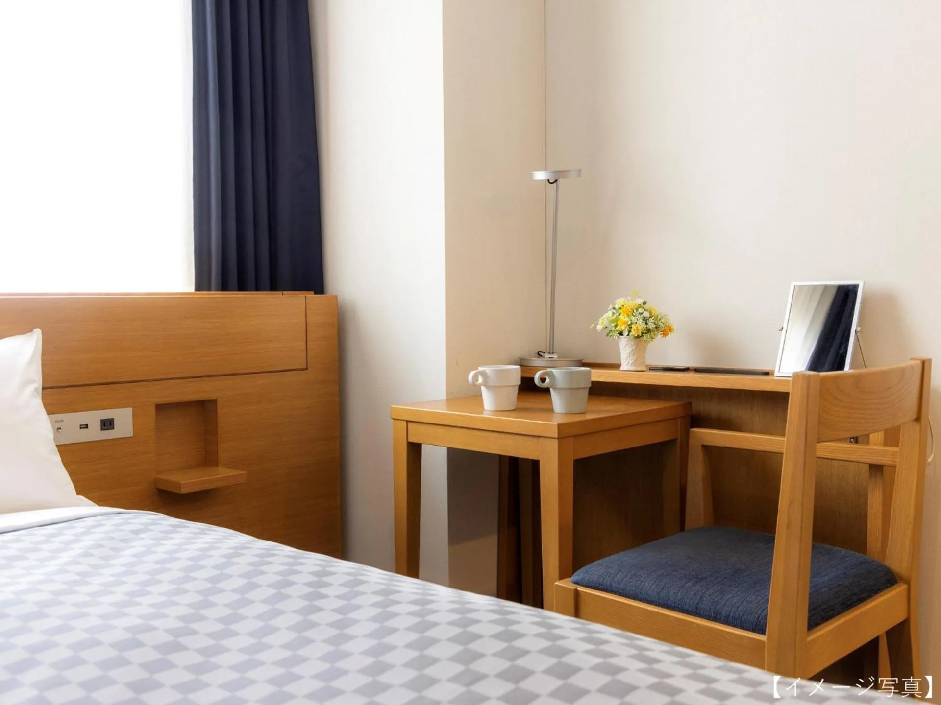 Photo of the whole room, Bed in Yokohama Sakuragicho Washington Hotel