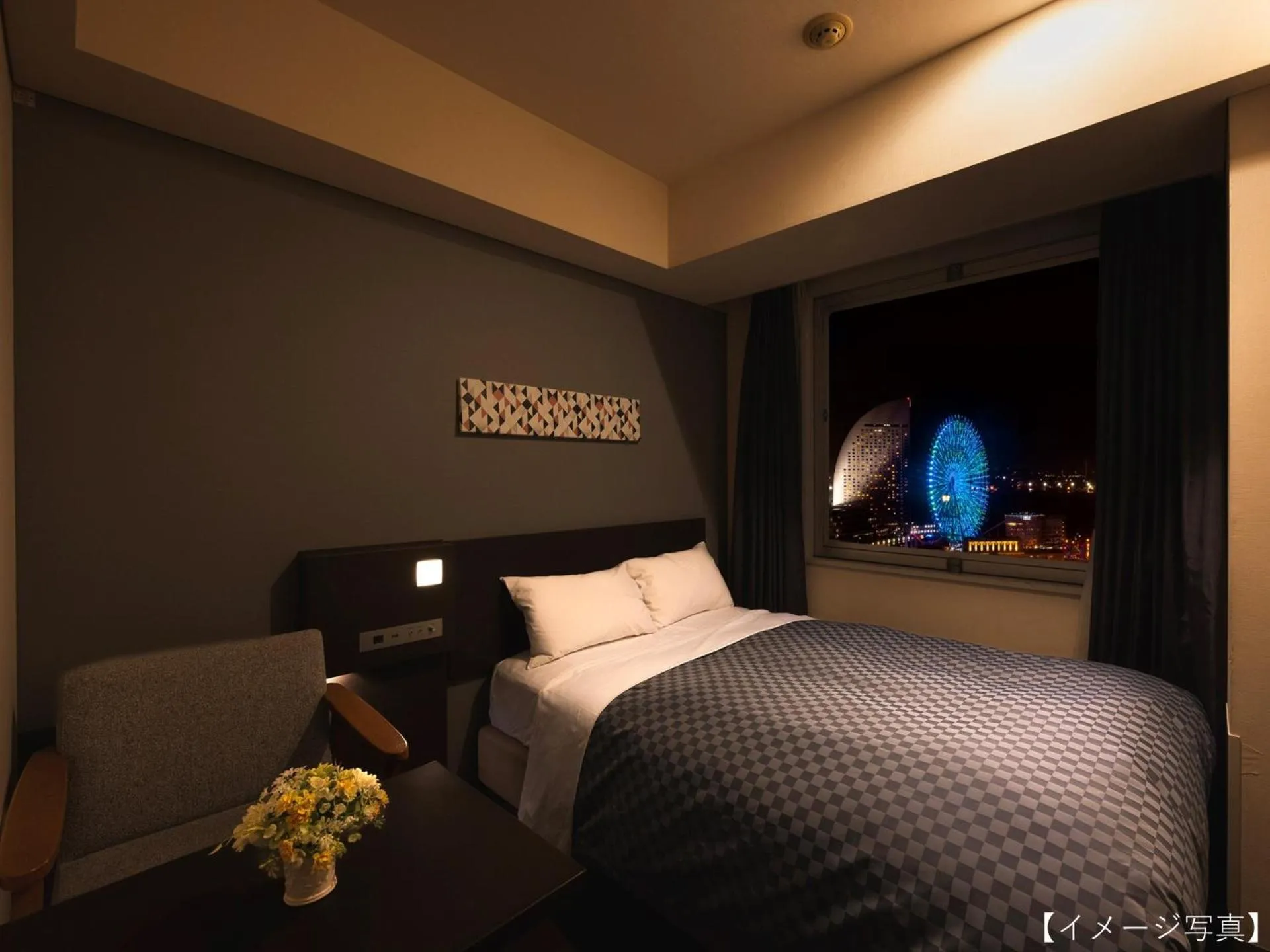 Photo of the whole room, Bed in Yokohama Sakuragicho Washington Hotel