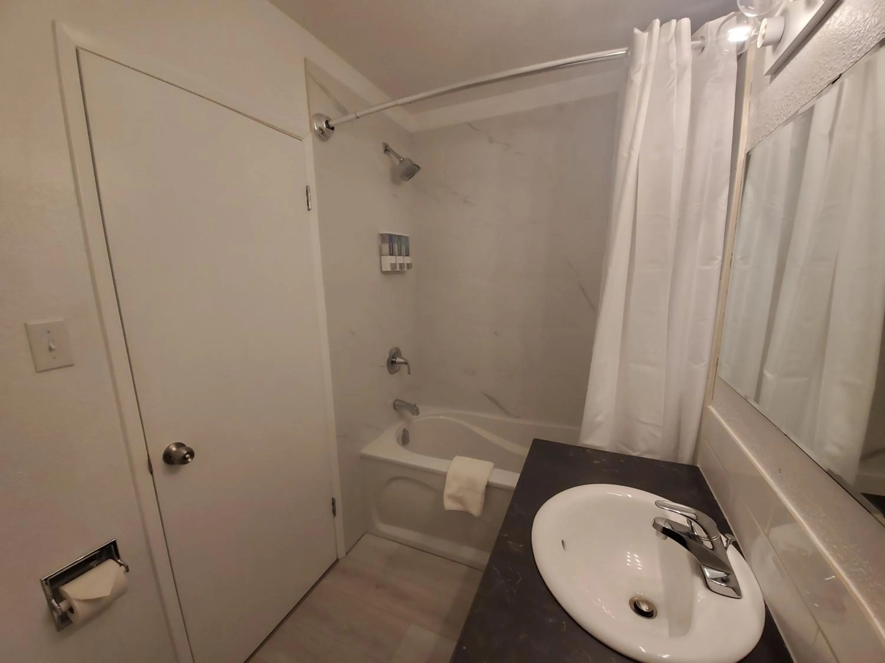 Bathroom in Celadon Lodge