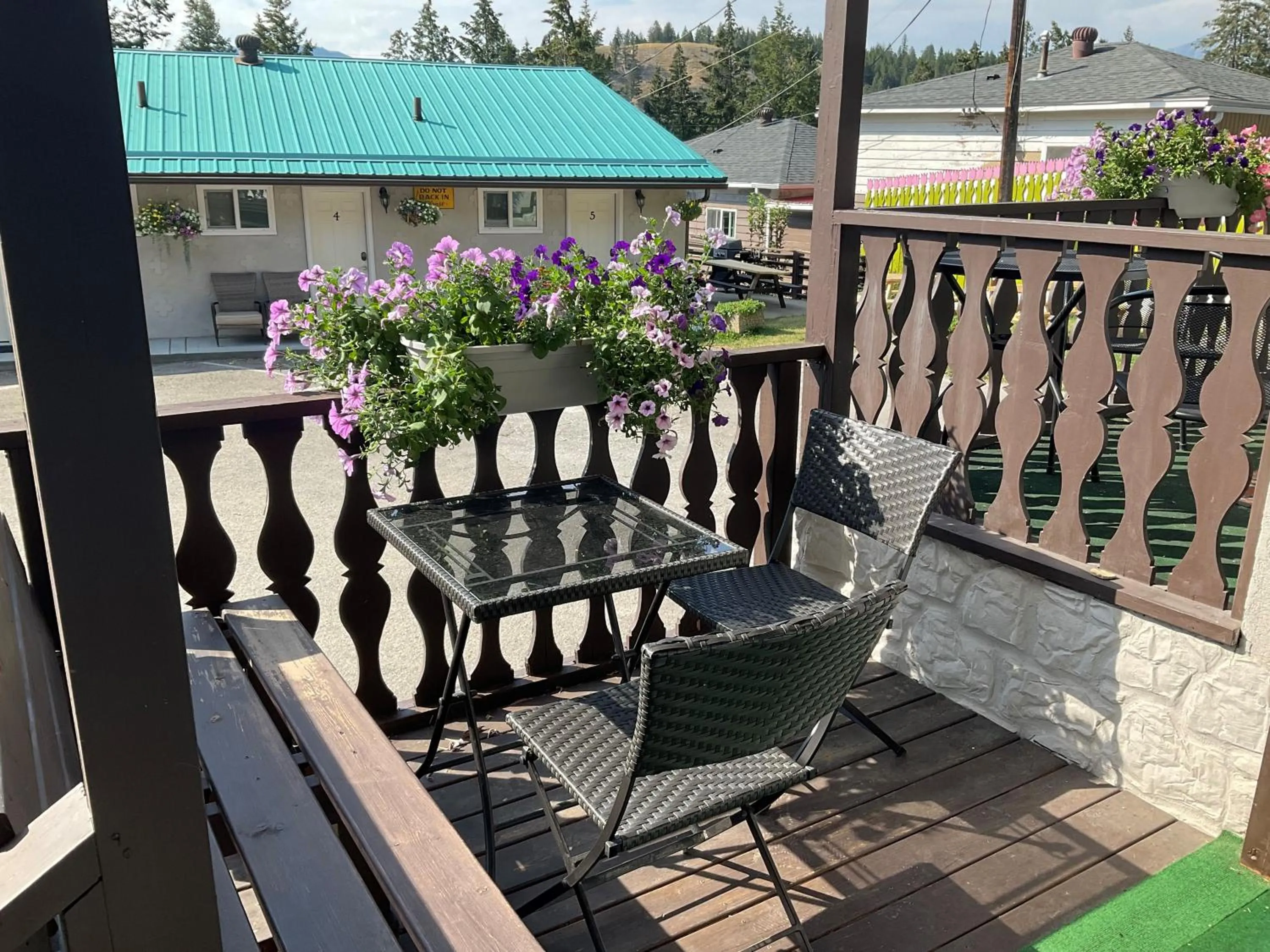 Patio in Celadon Lodge
