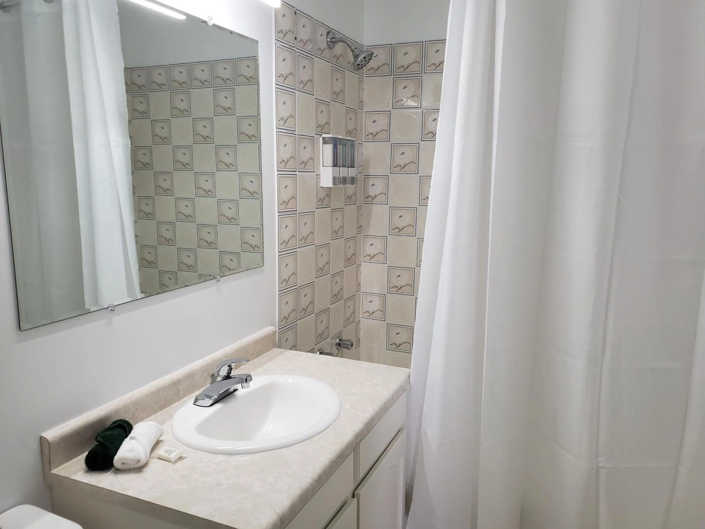 Bathroom in Celadon Lodge