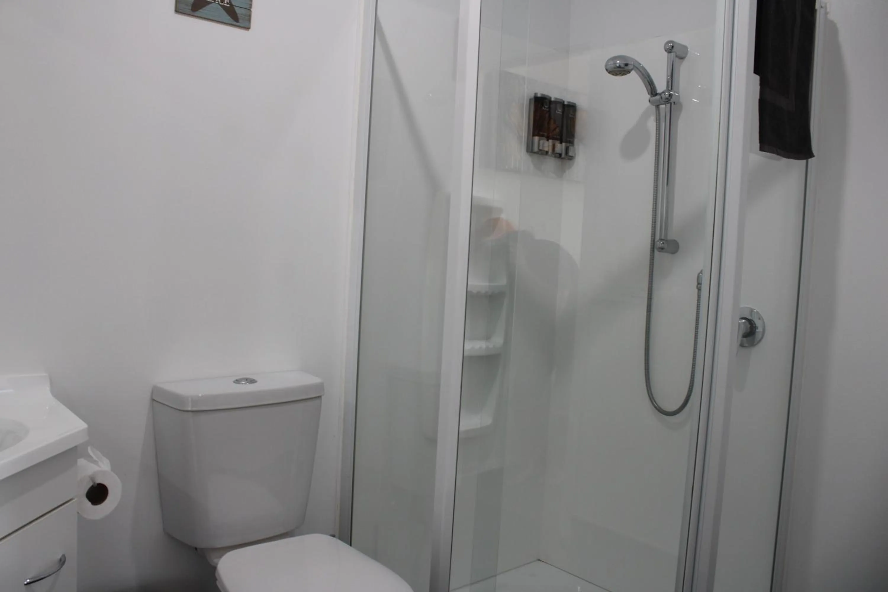 Shower in Coromandel Seaview Motel