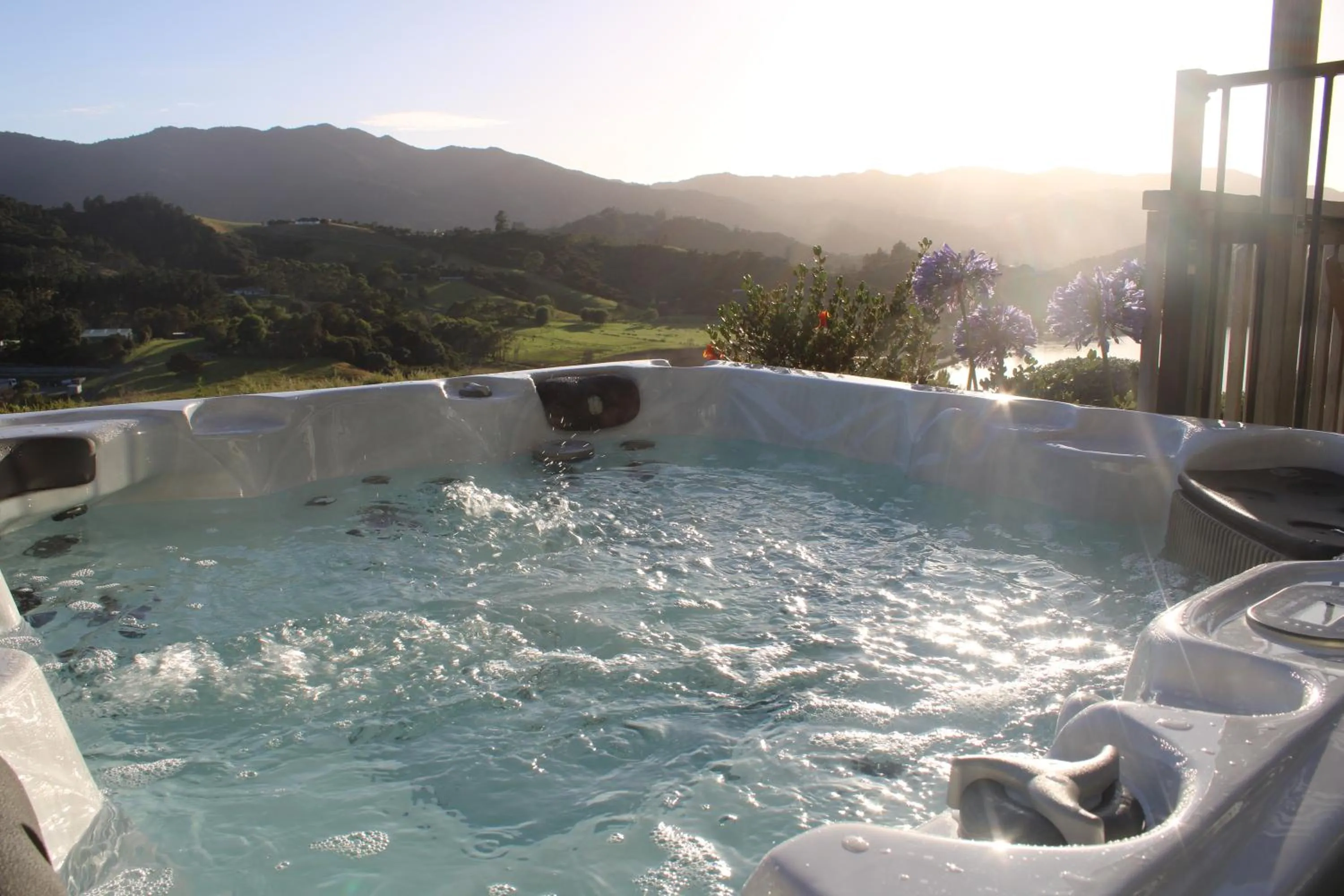 Hot Tub in Coromandel Seaview Motel