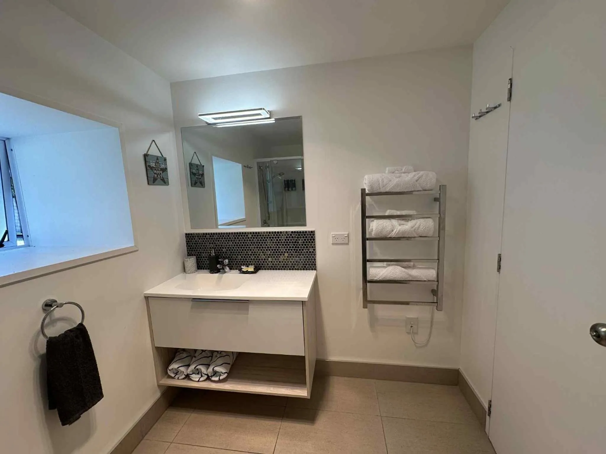 Bathroom in Coromandel Seaview Motel