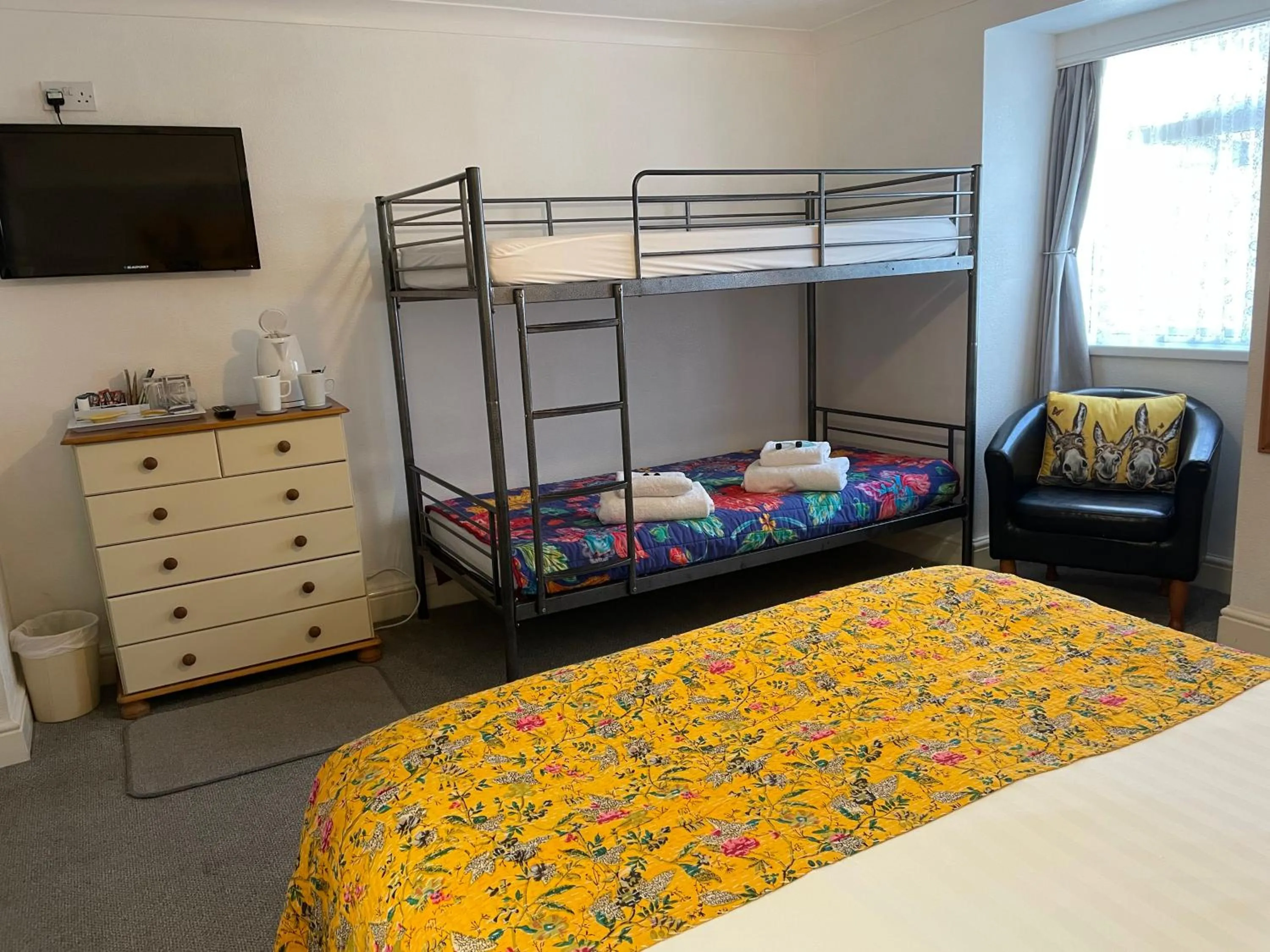 Bed in Babbacombe Palms