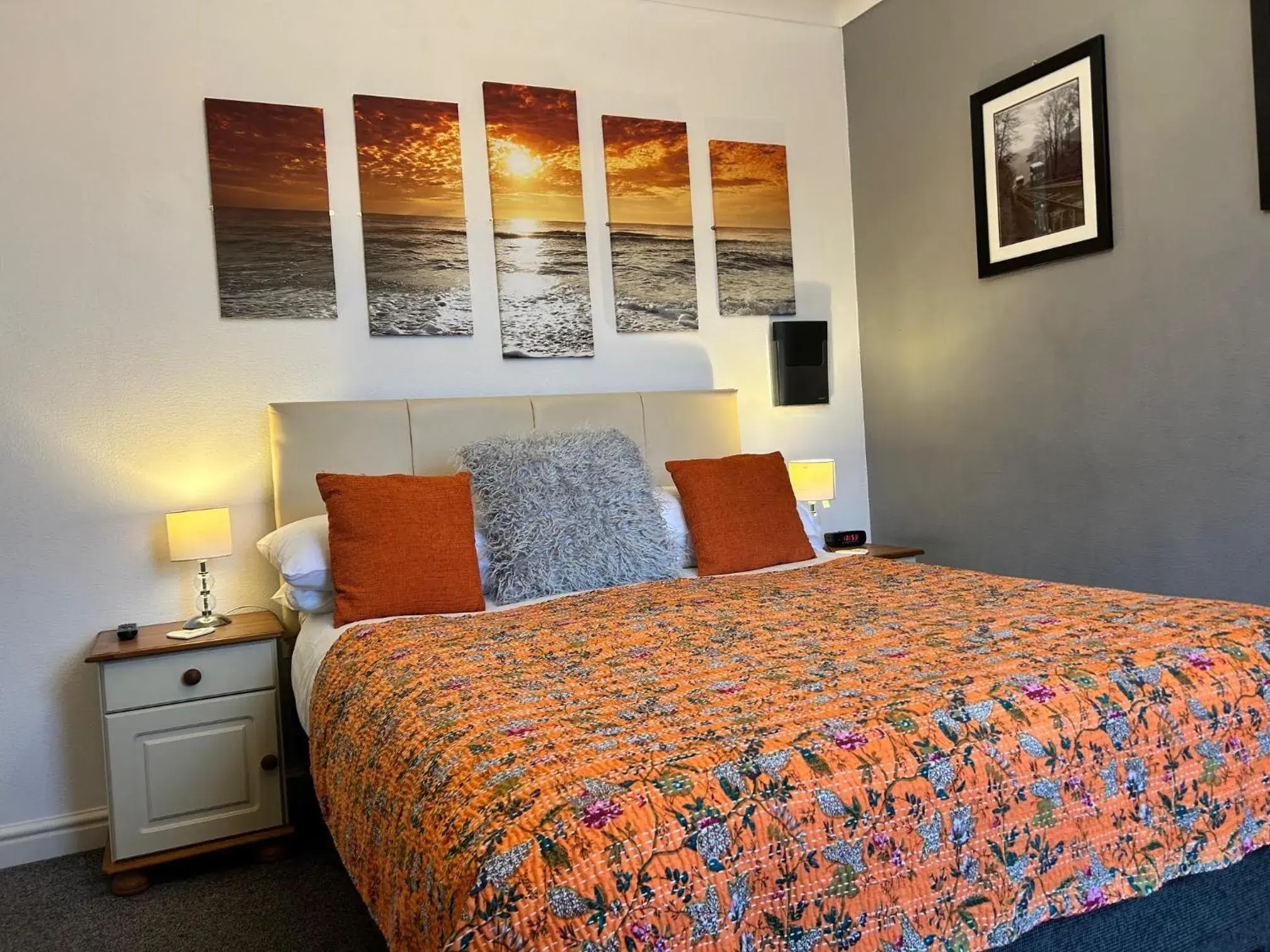 Deluxe Double Room - single occupancy in Babbacombe Palms Deluxe Double Room - single occupancy in Babbacombe Palms