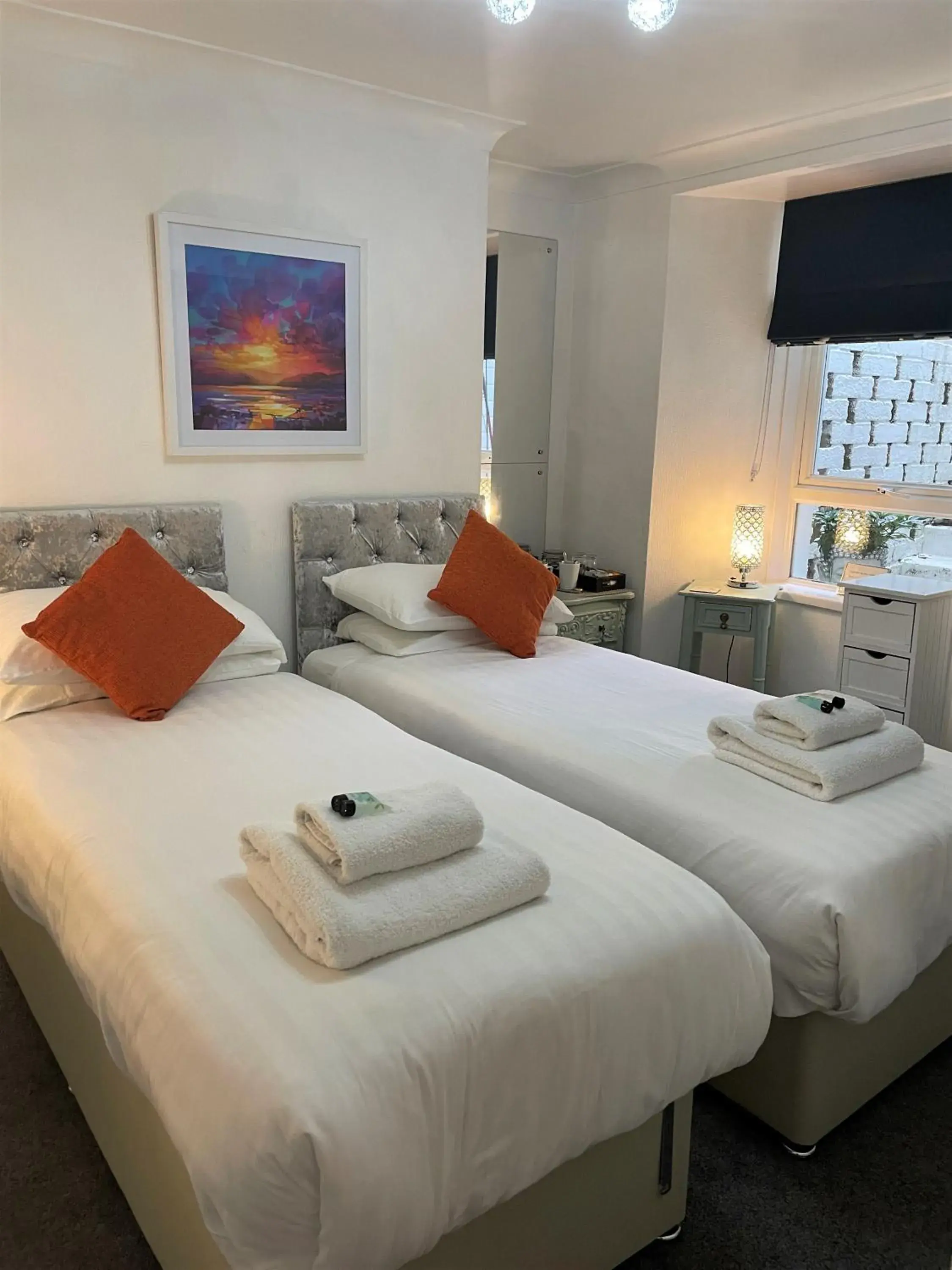 Double or Twin Room - single occupancy in Babbacombe Palms Double or Twin Room - single occupancy in Babbacombe Palms