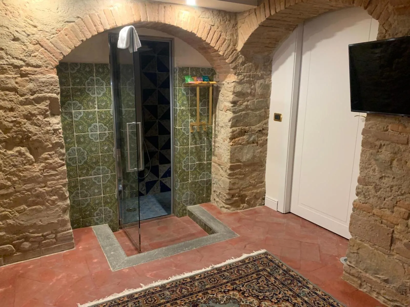 Shower in B&B Mr. My Resort