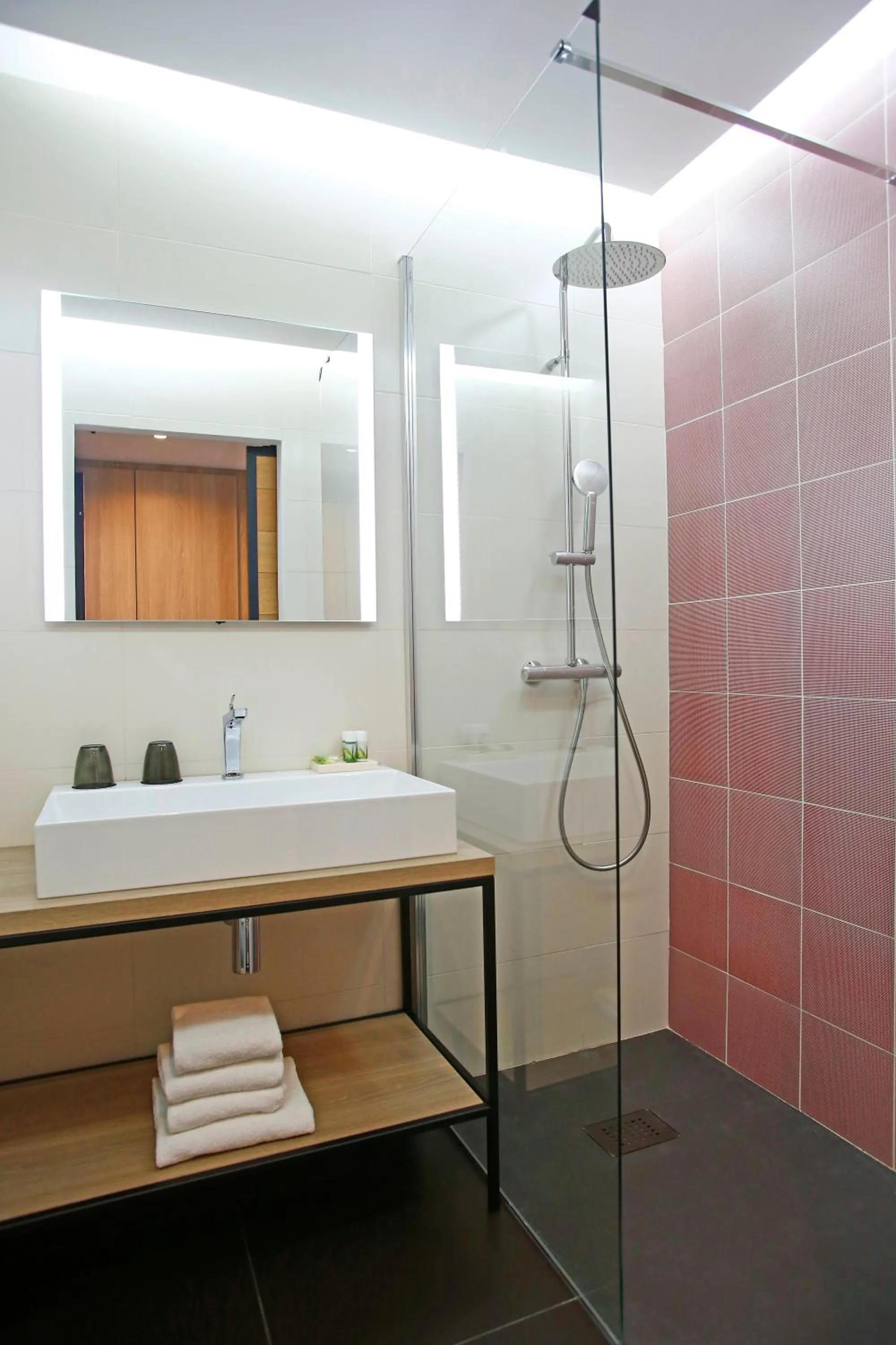 Shower in Hotel Onda