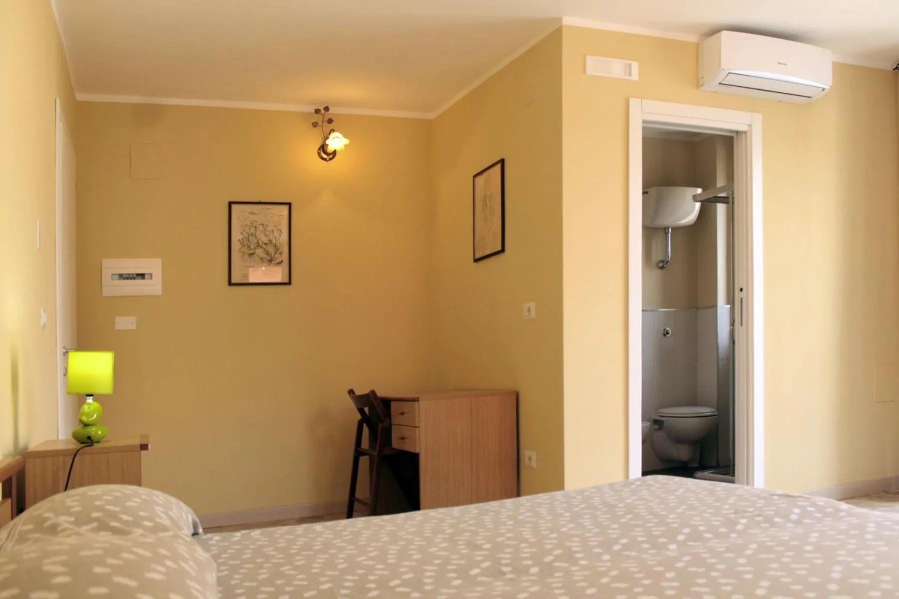 Photo of the whole room, Bed in B&B Pinarina