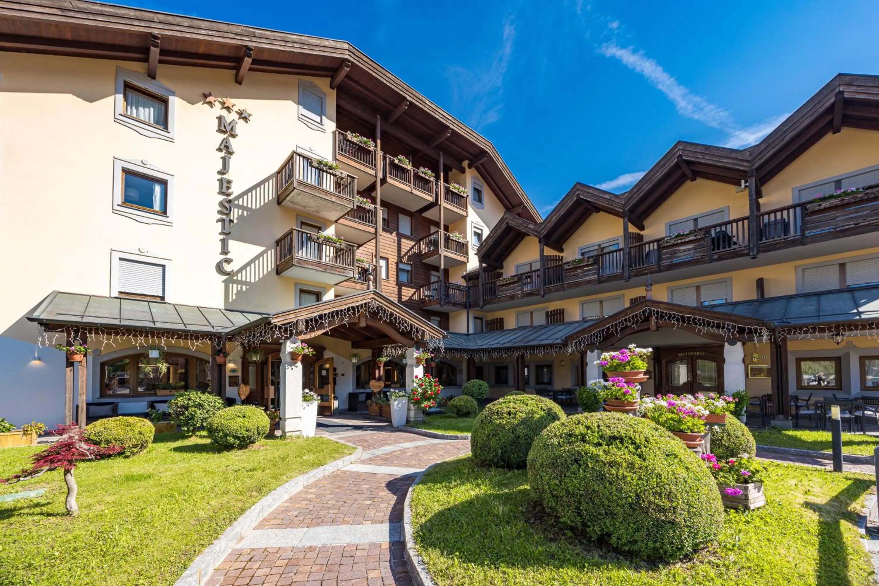 Property building in Aparthotel Majestic