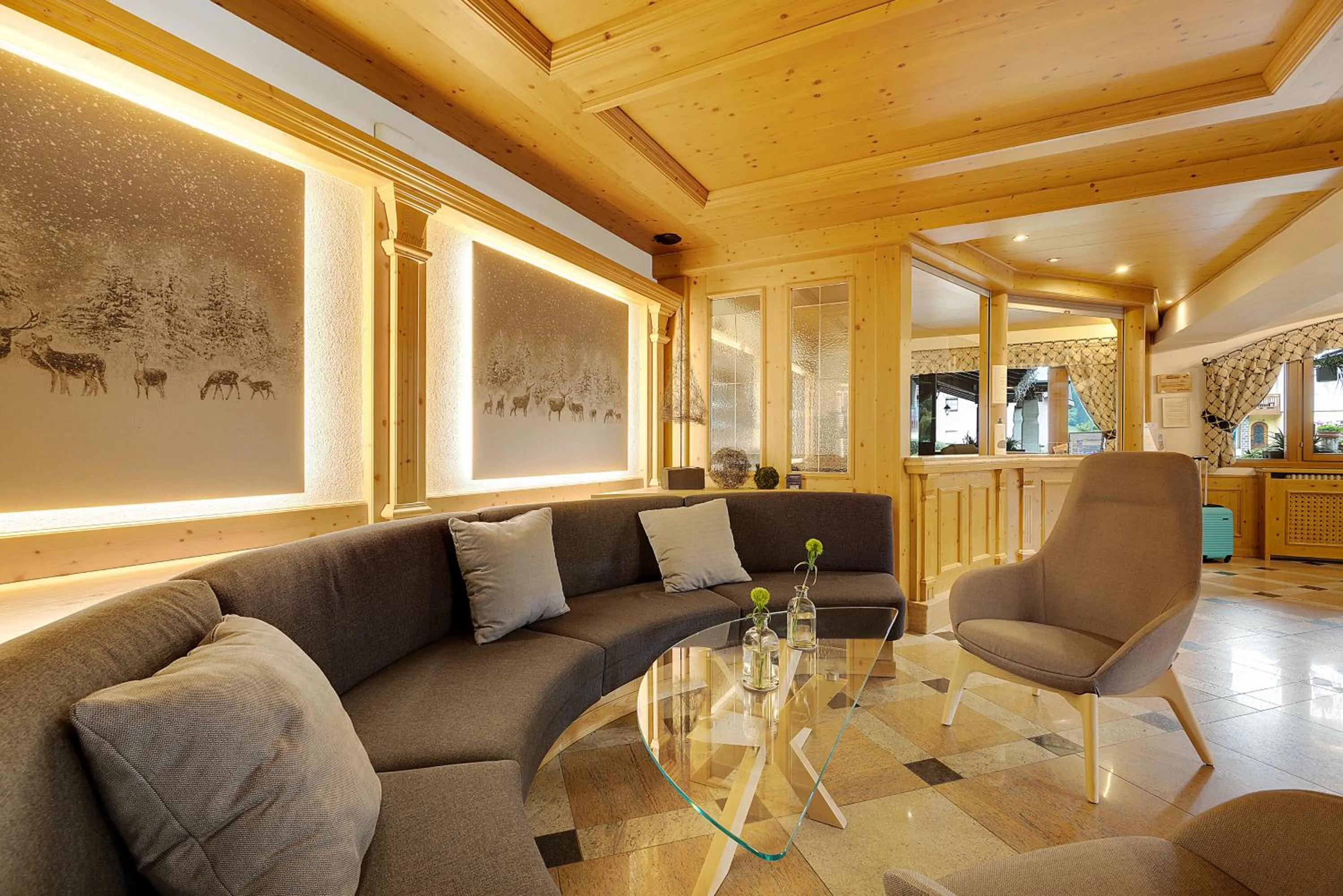 Lobby or reception in Aparthotel Majestic