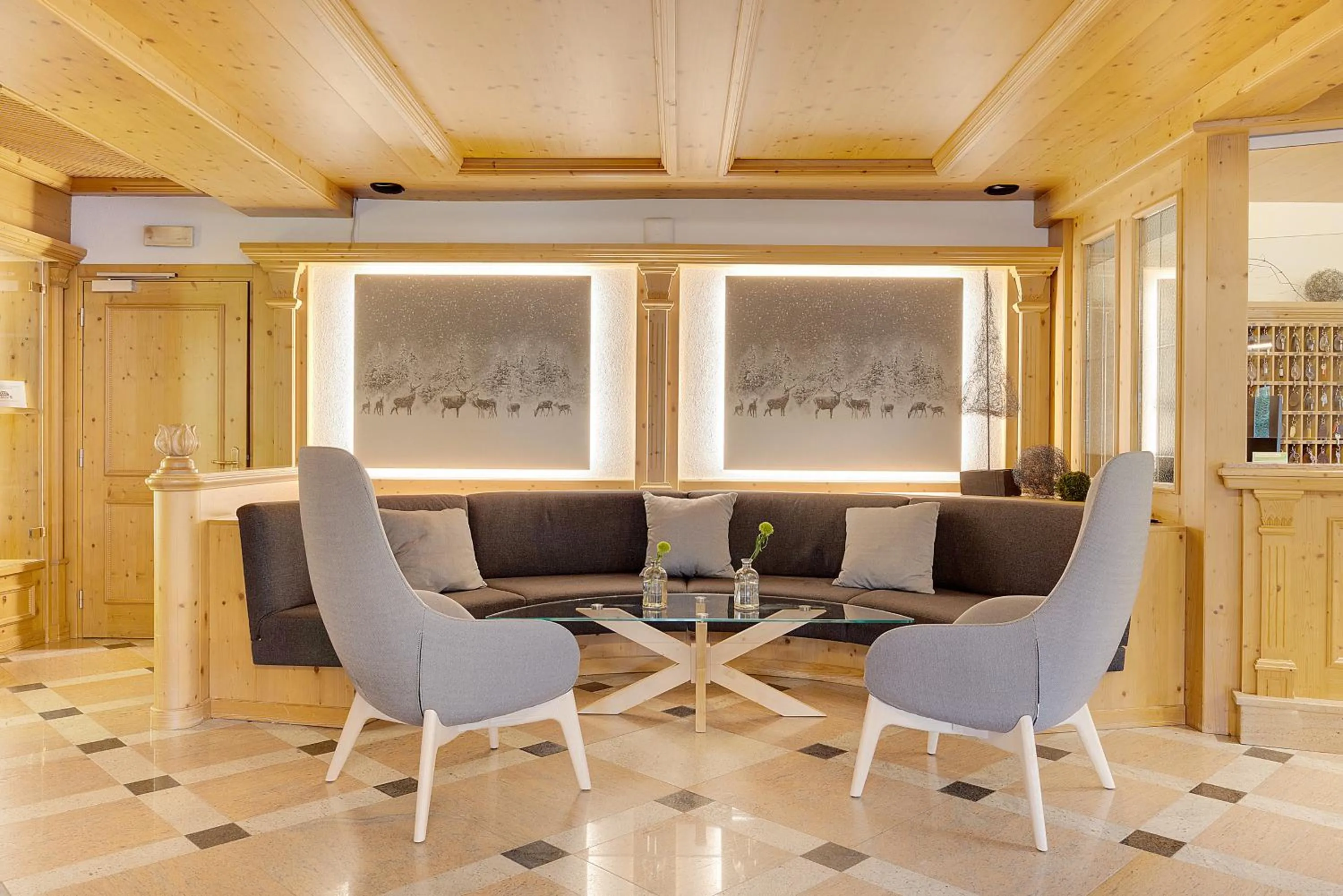 Lobby or reception in Aparthotel Majestic