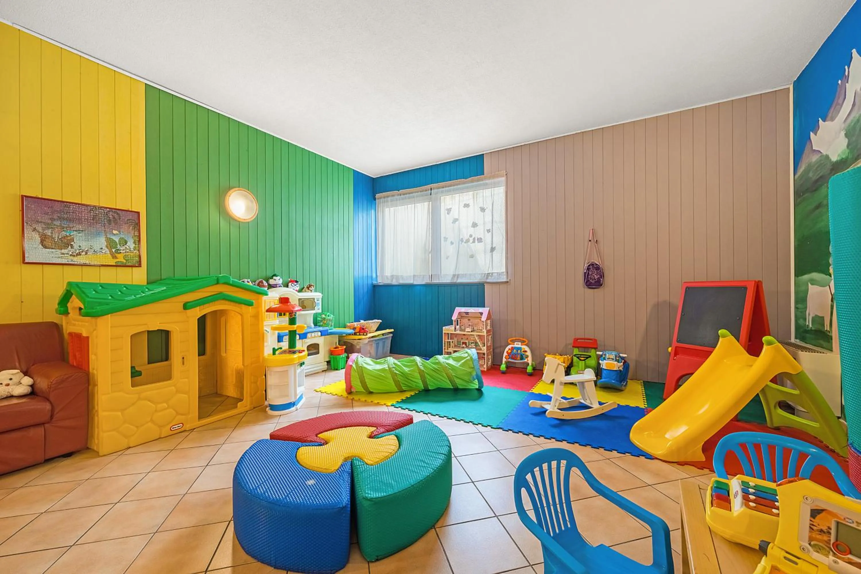 Children play ground in Aparthotel Majestic