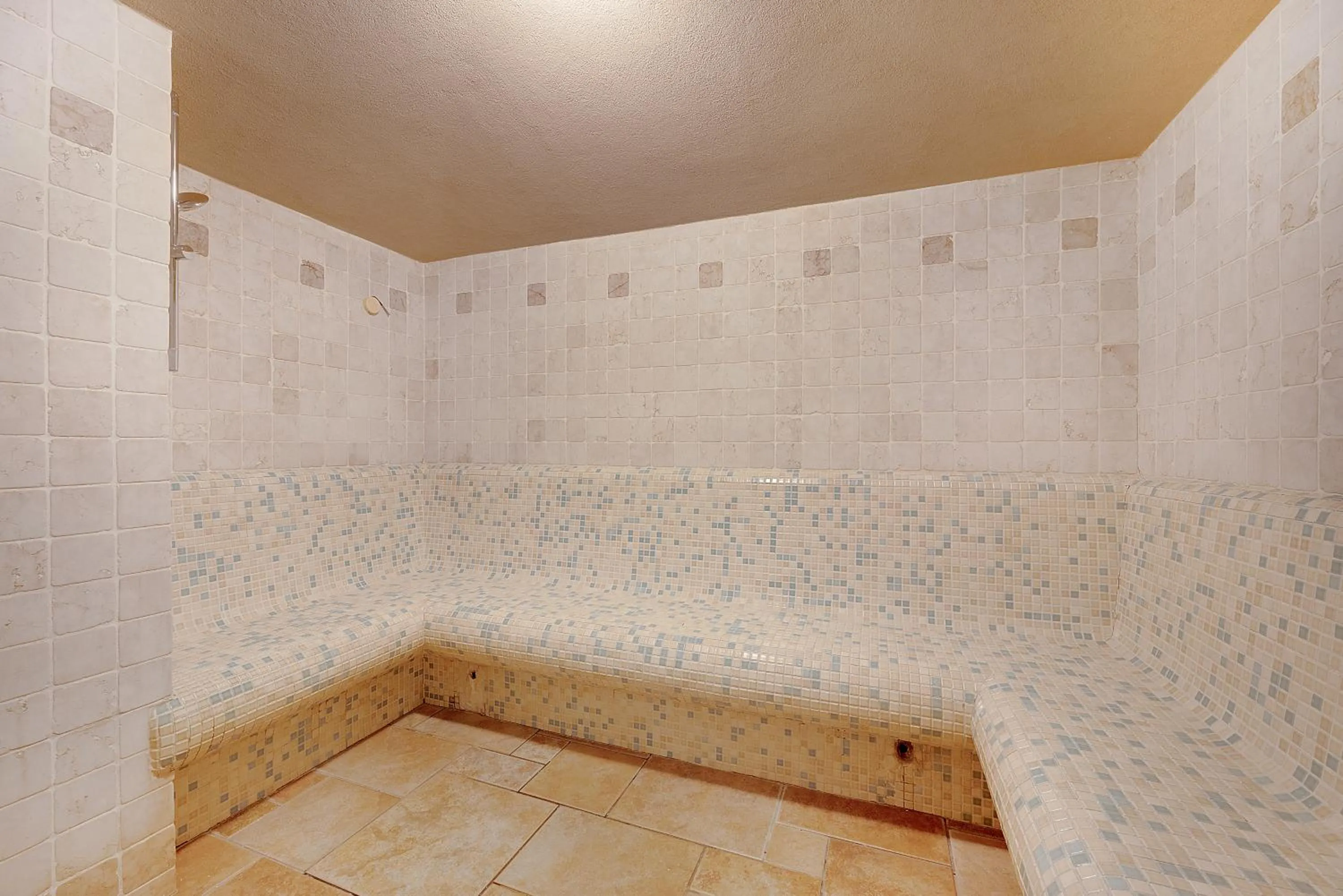 Spa and wellness centre/facilities in Aparthotel Majestic