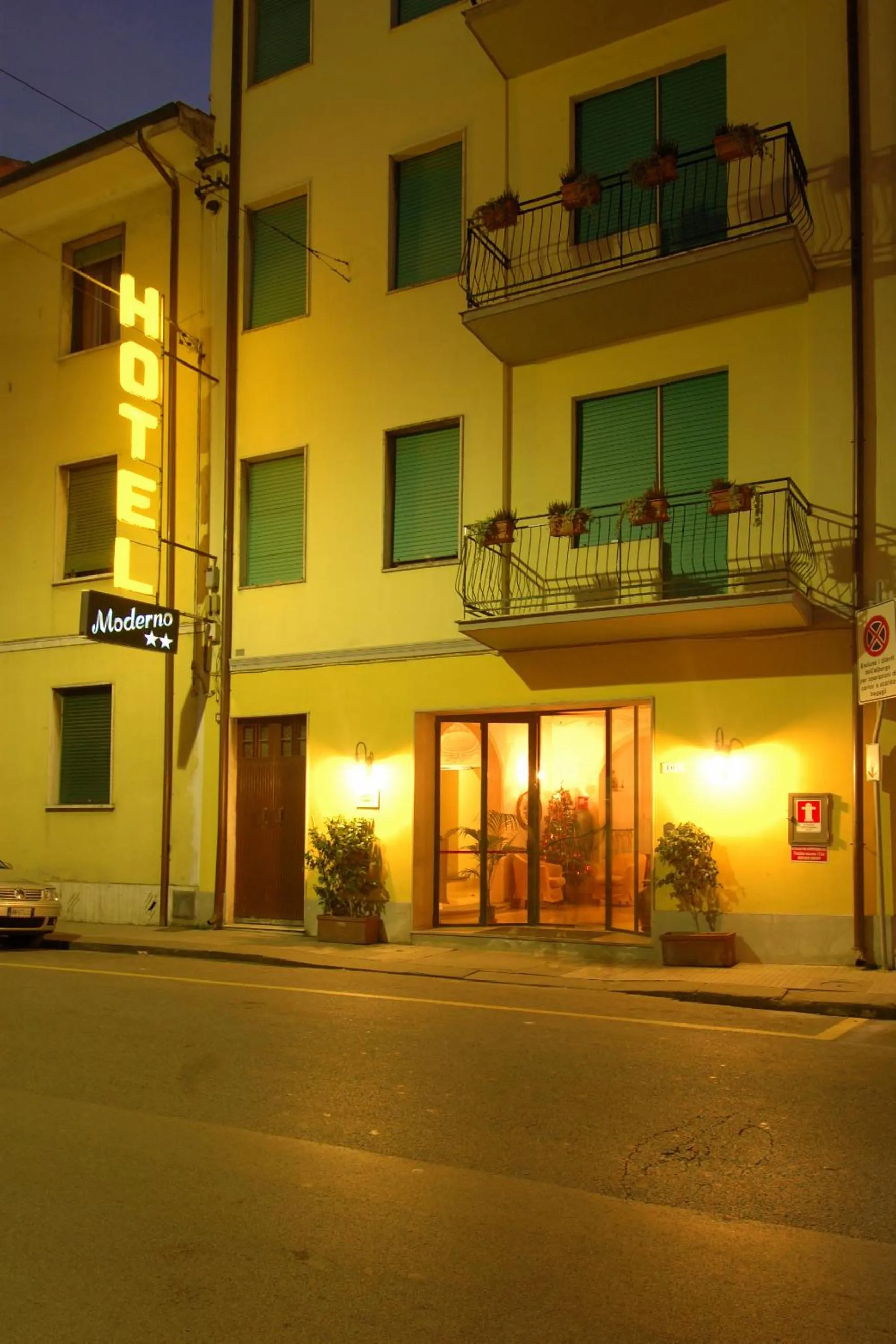Facade/entrance in Hotel Moderno