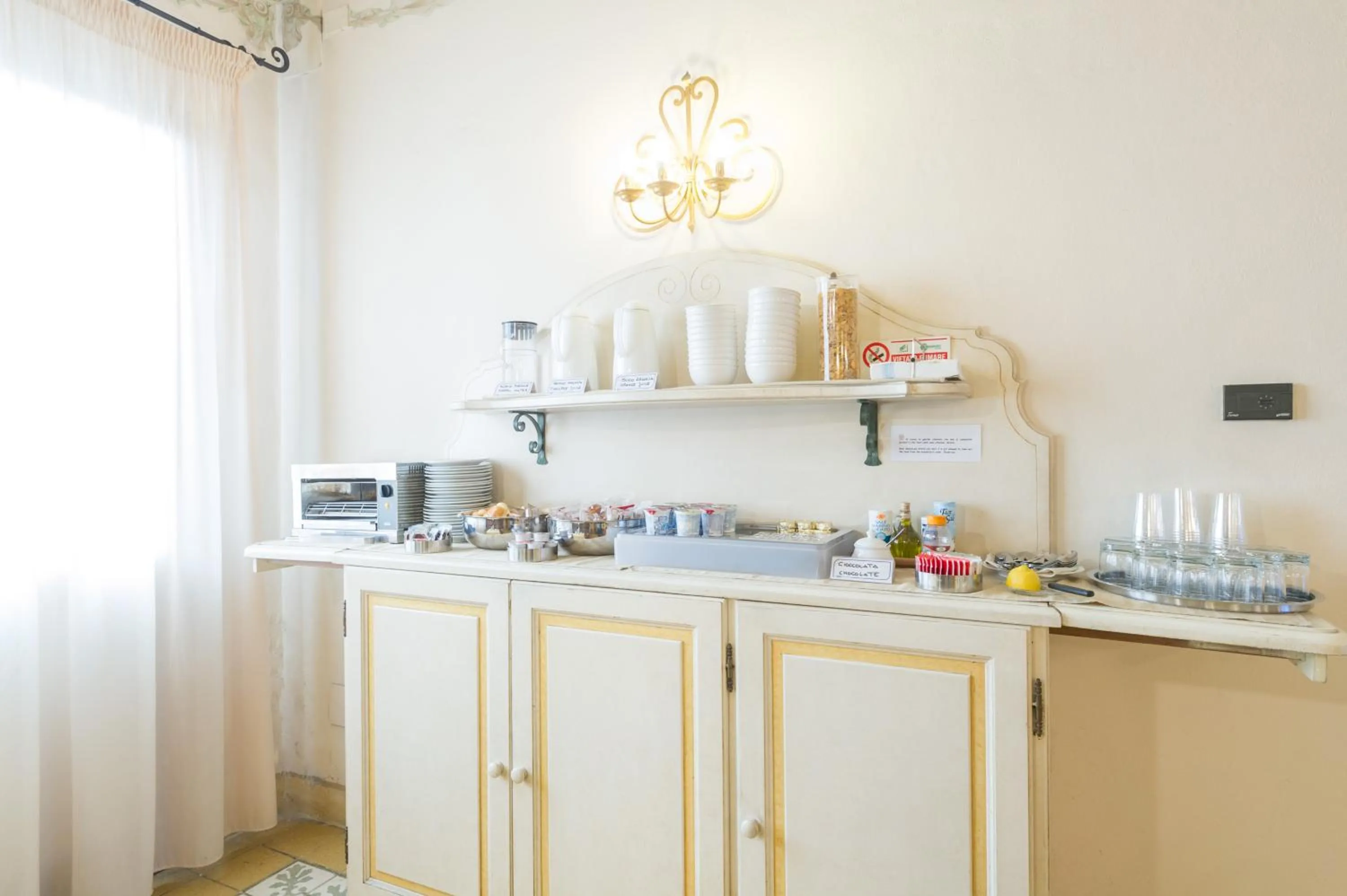 Breakfast in Hotel Moderno