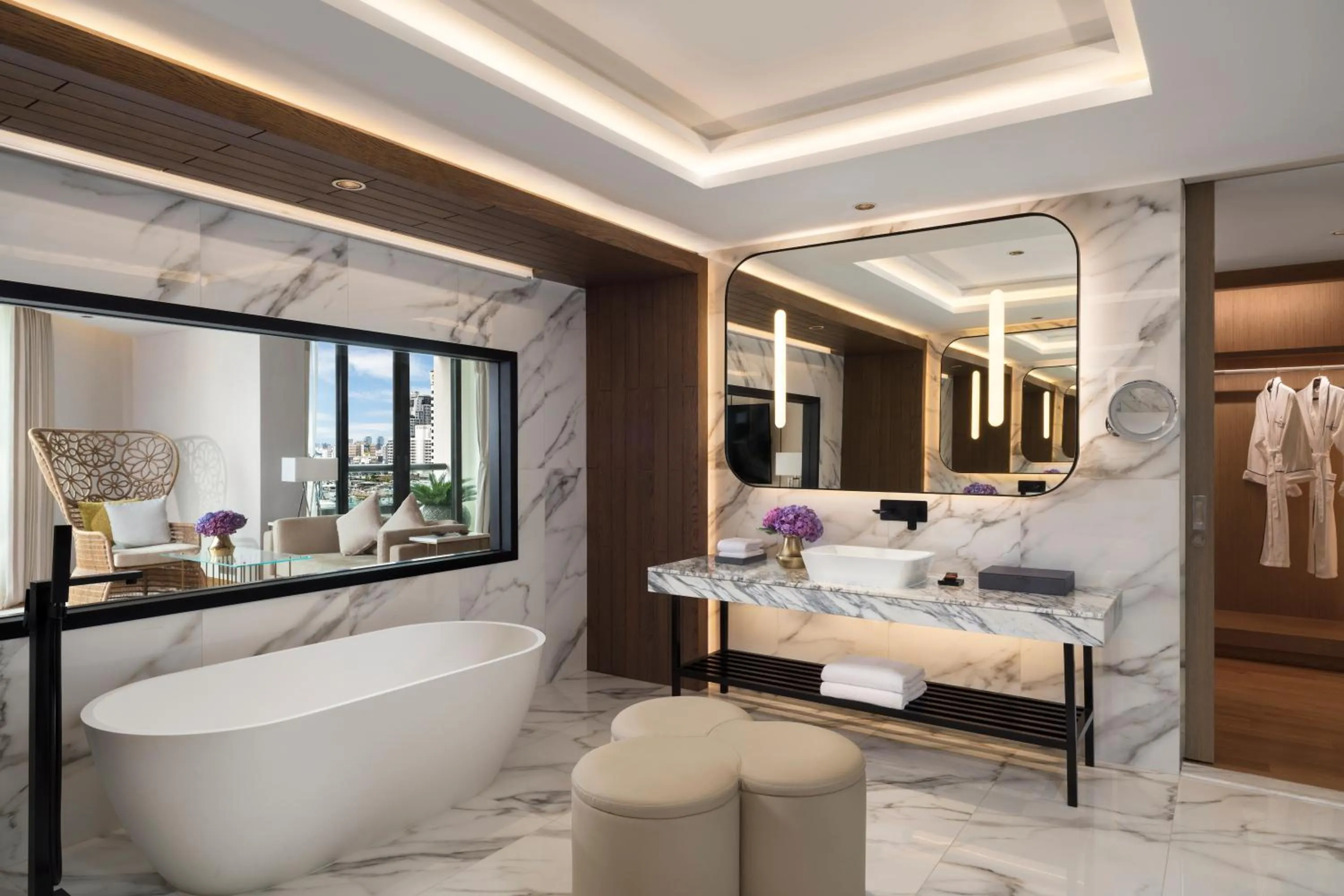 Hot Tub, Bed in Siam Kempinski Hotel Bangkok