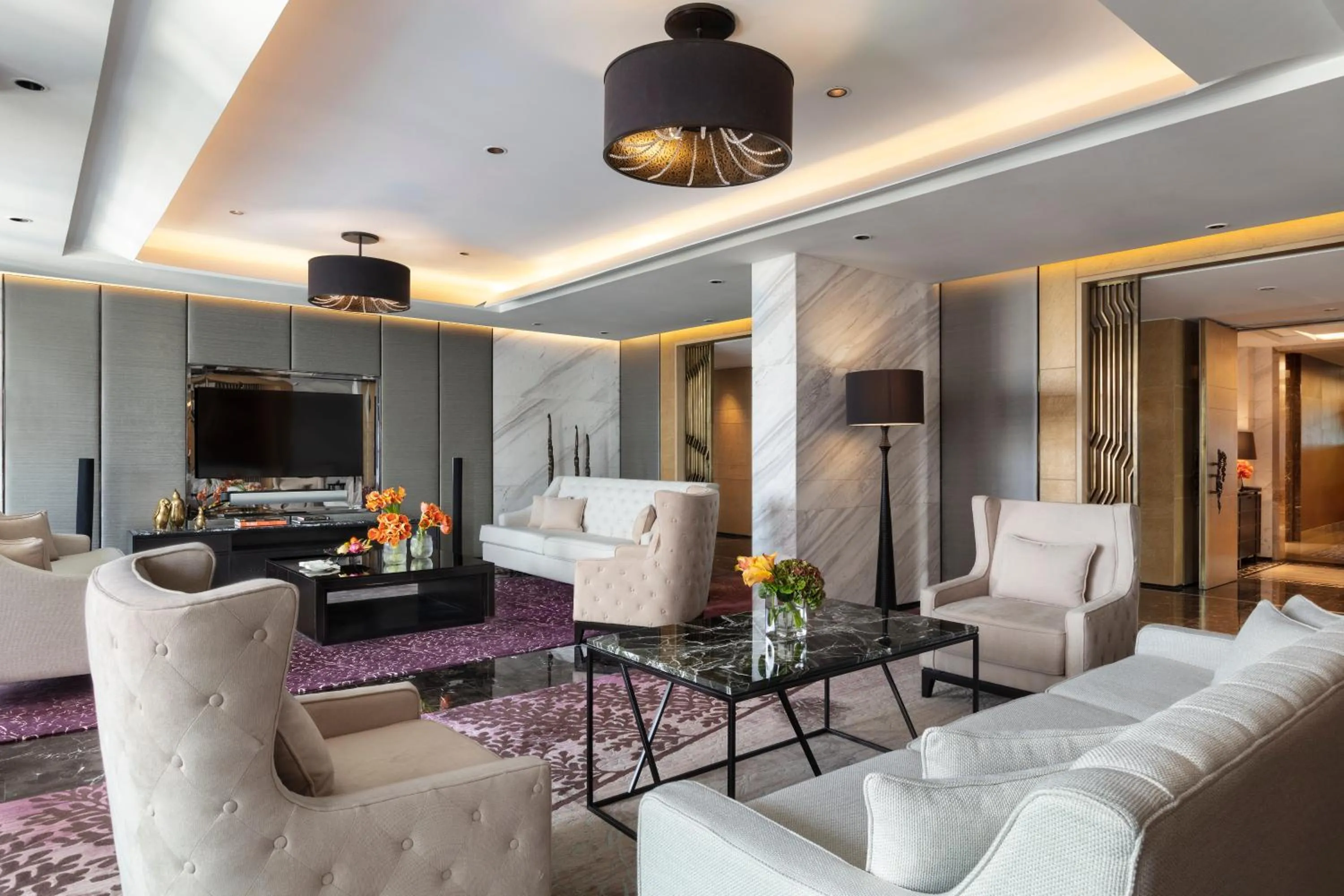 TV and multimedia in Siam Kempinski Hotel Bangkok