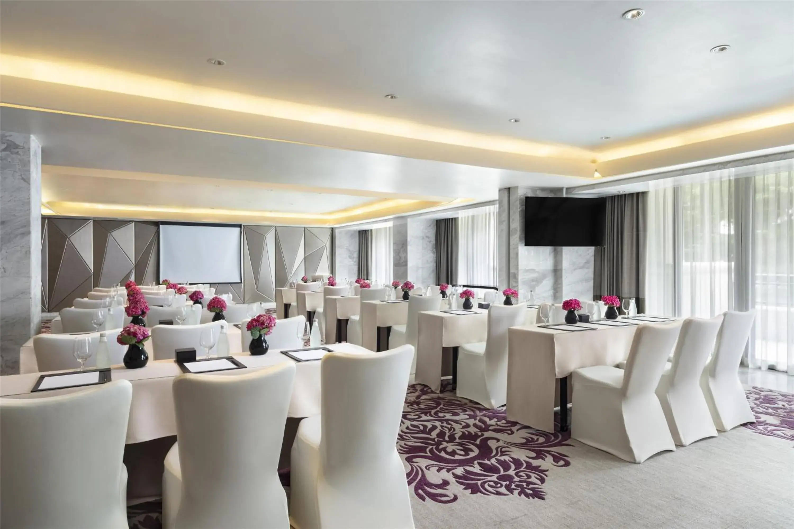 Property building in Siam Kempinski Hotel Bangkok Property building in Siam Kempinski Hotel Bangkok