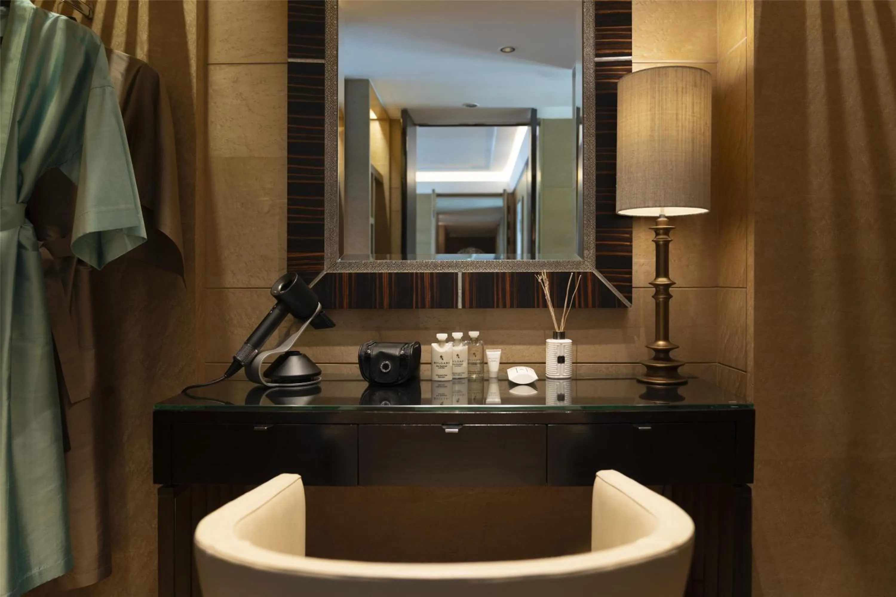 Photo of the whole room in Siam Kempinski Hotel Bangkok